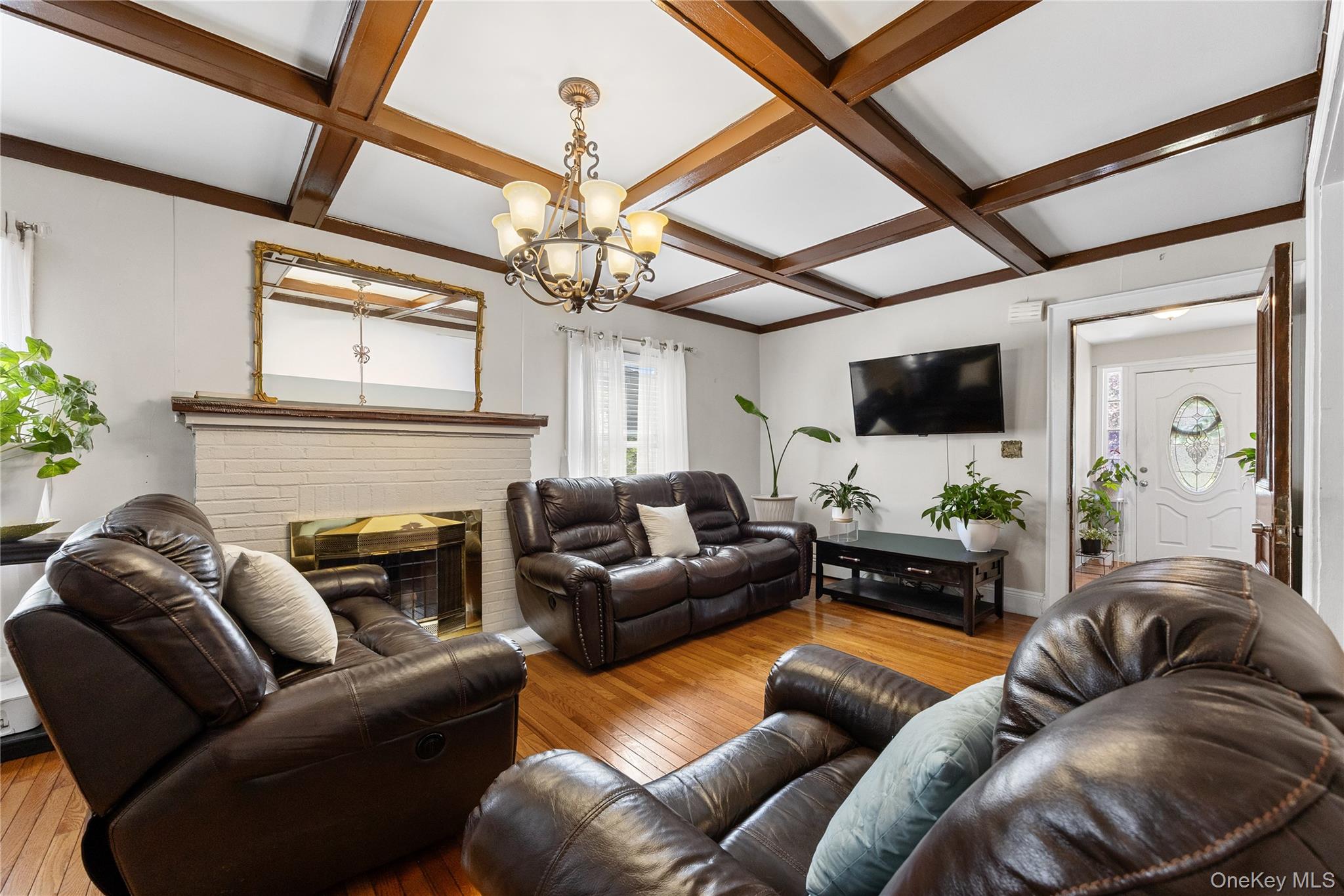 187 S Long Beach Avenue, Freeport, NY 11520