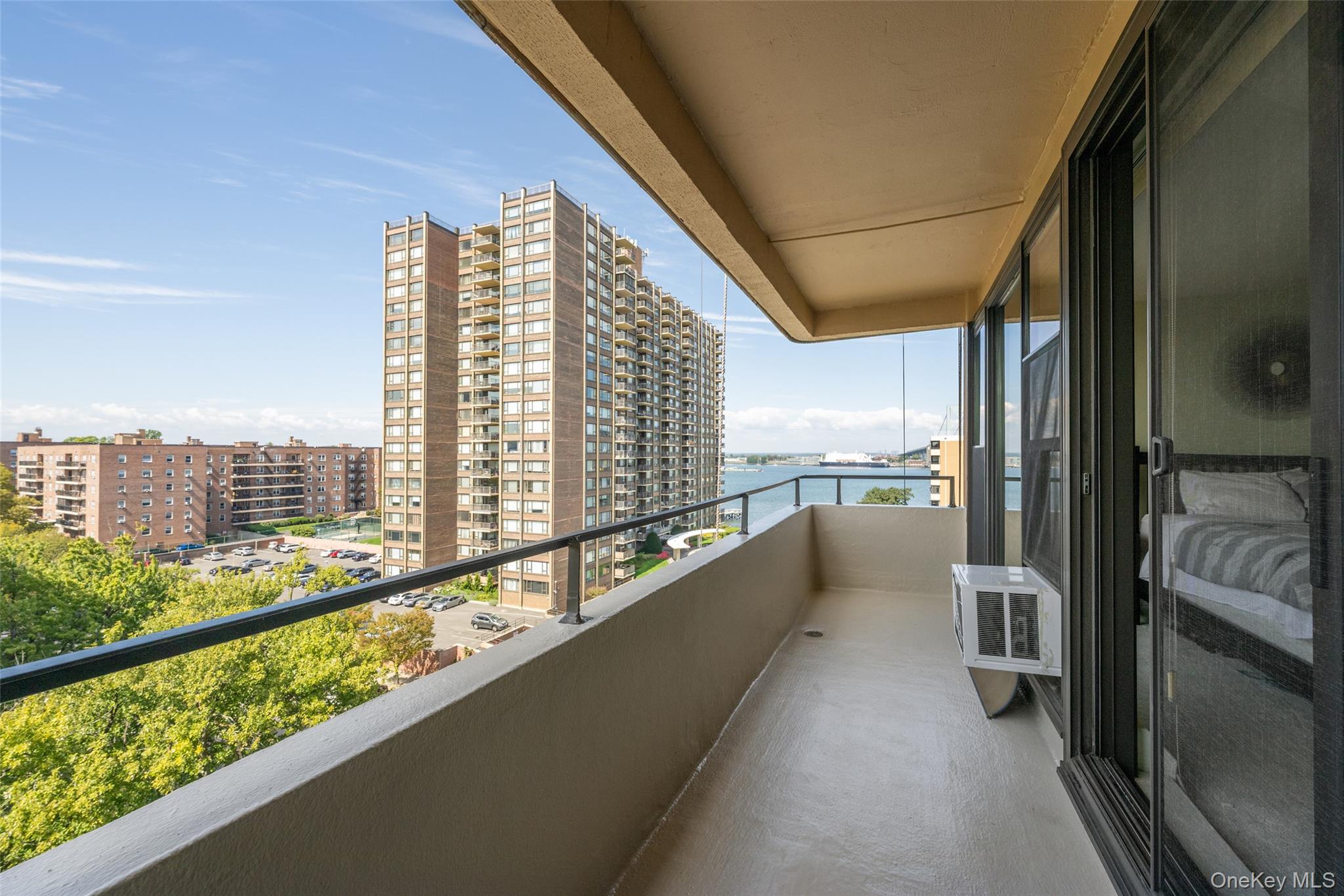 166-40 Powells Cove Boulevard # 9B, Beechhurst, NY 11357