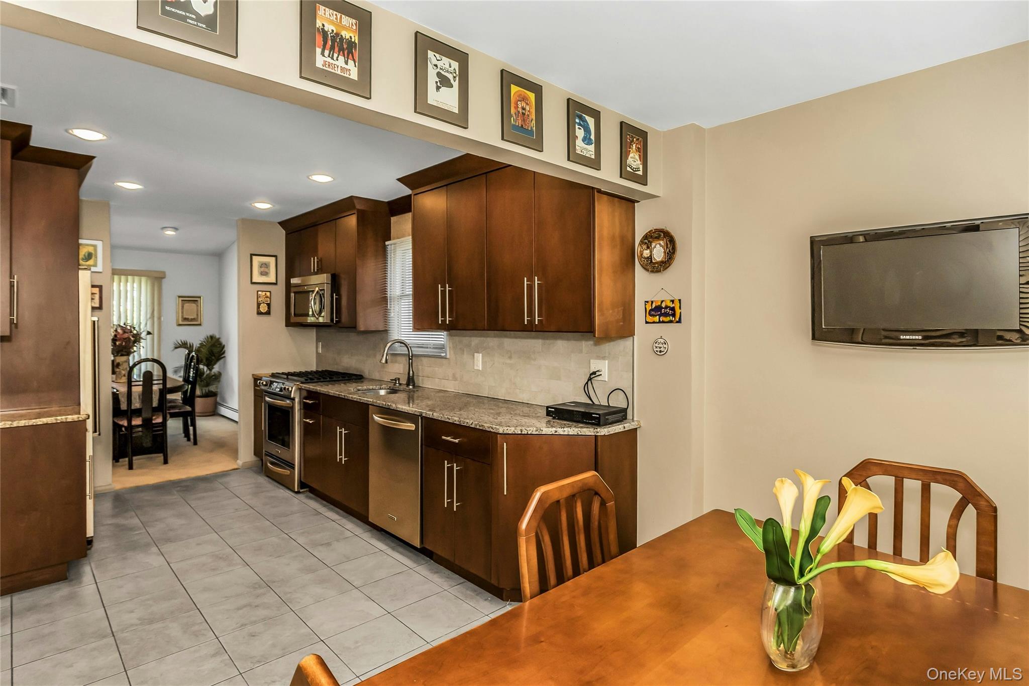 14 Judith Street, Plainview, NY 11803