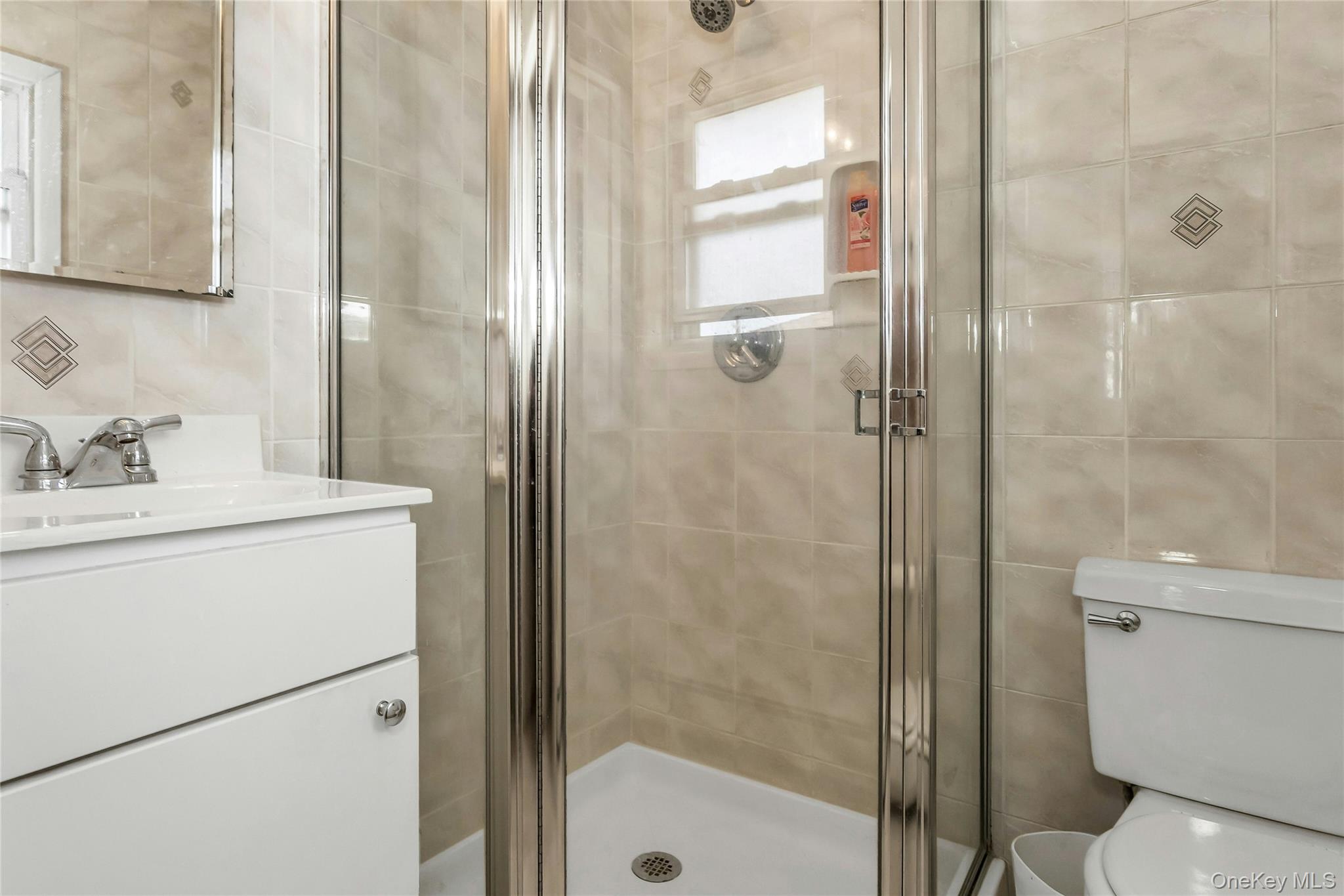 14 Judith Street, Plainview, NY 11803