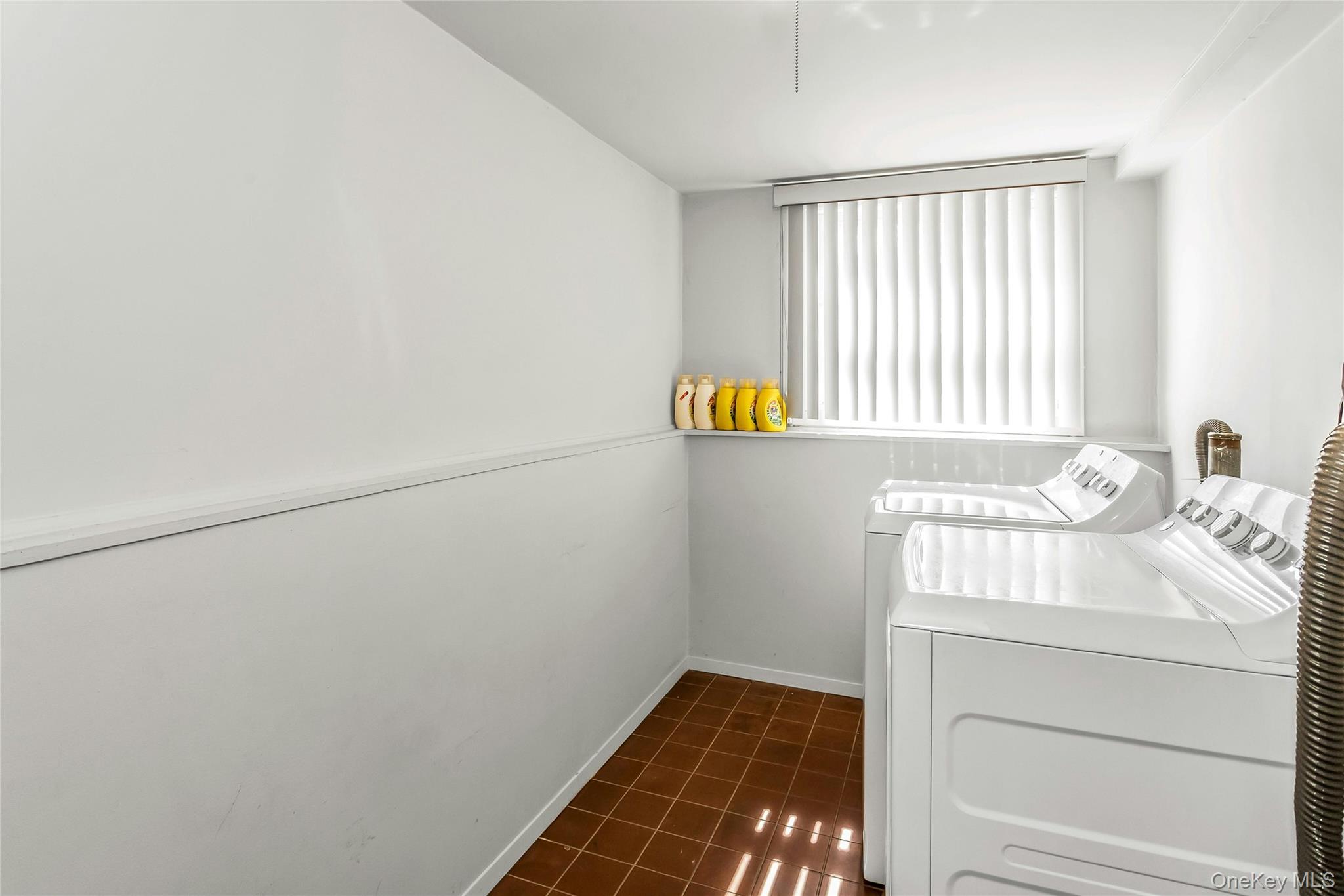 14 Judith Street, Plainview, NY 11803