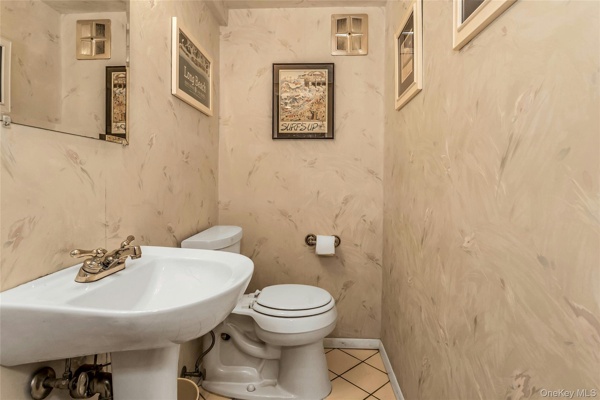 14 Judith Street, Plainview, NY 11803