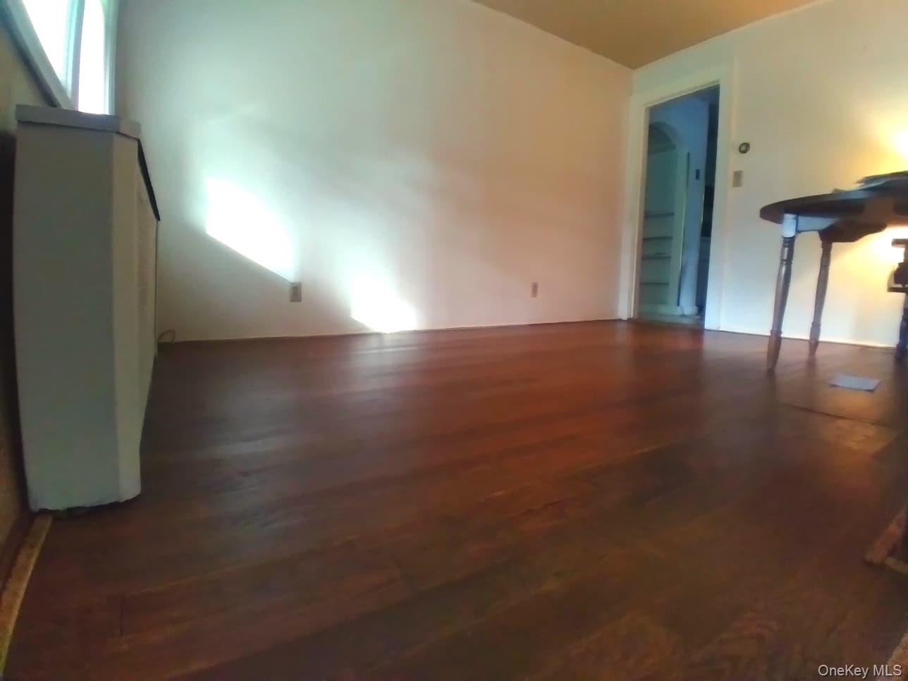 28 Cross Street, Locust Valley, NY 11560