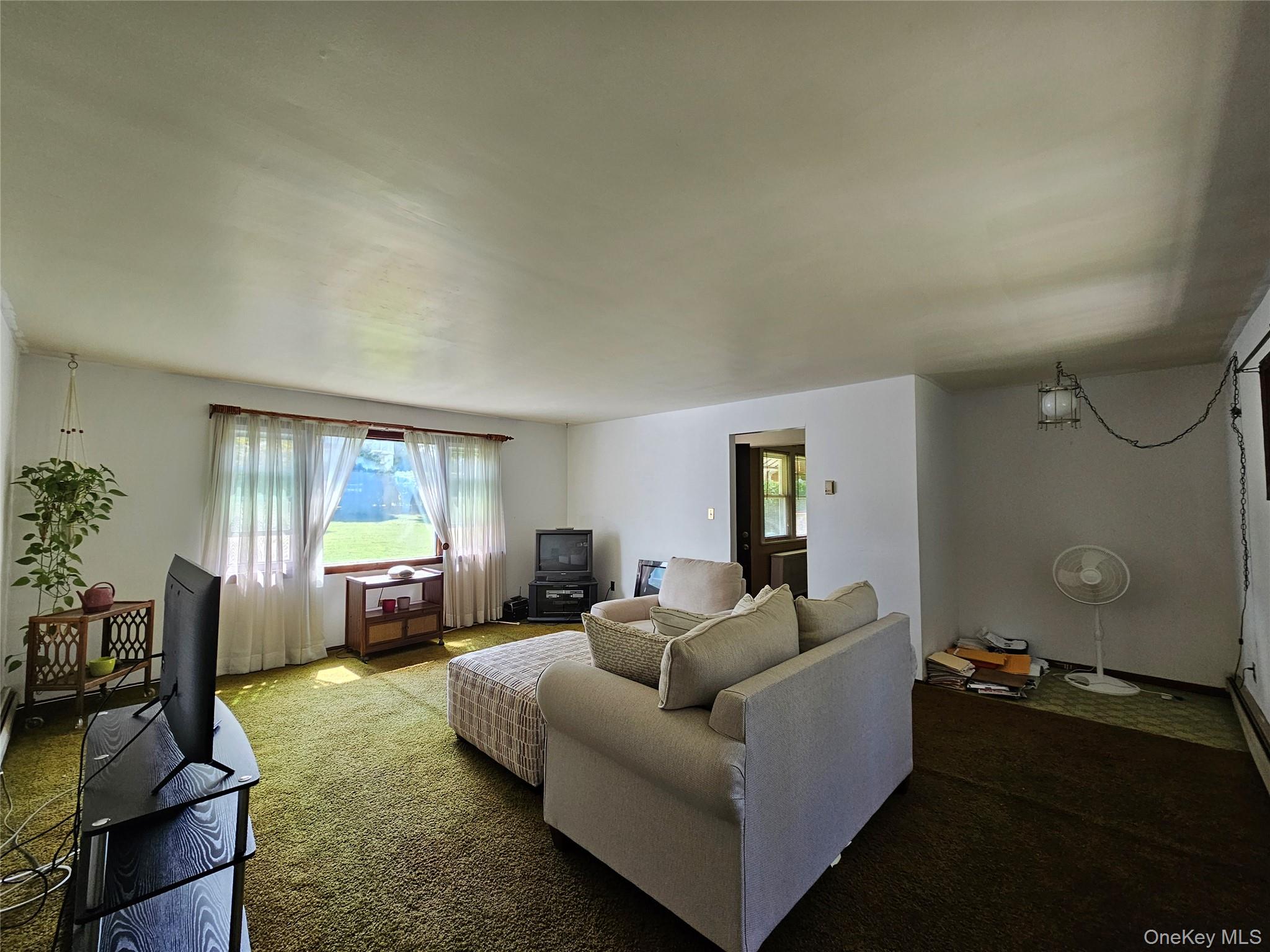 28 Cross Street, Locust Valley, NY 11560