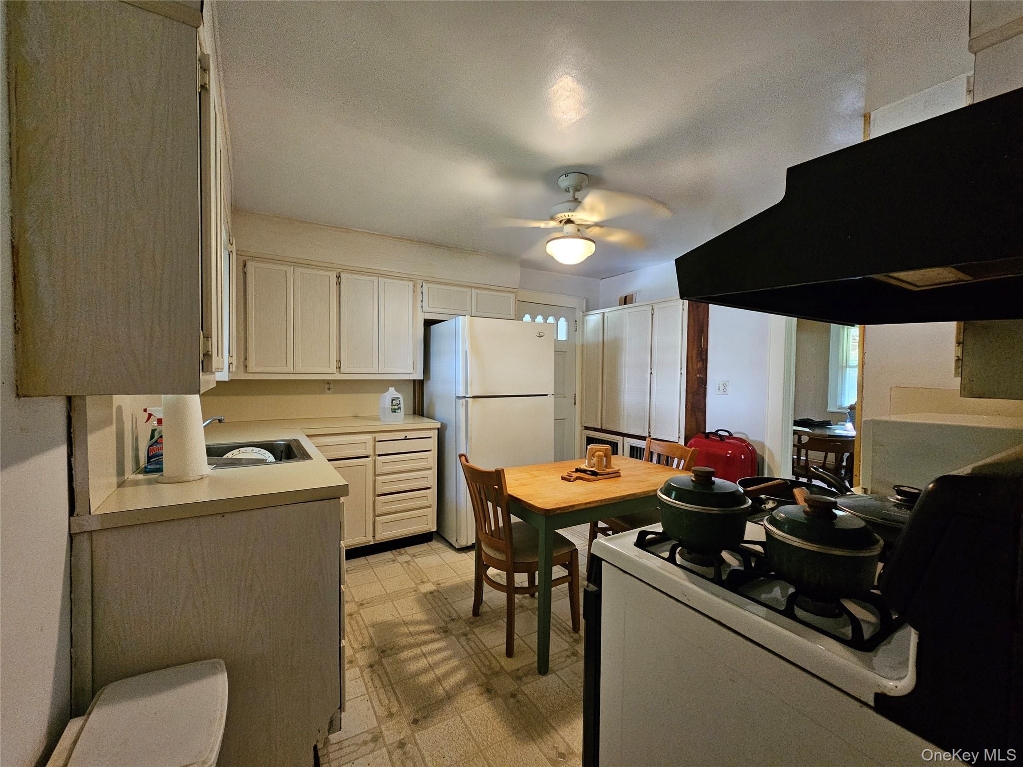 28 Cross Street, Locust Valley, NY 11560