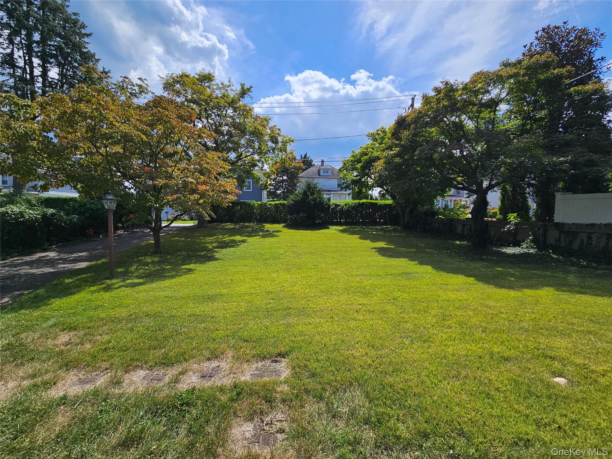 28 Cross Street, Locust Valley, NY 11560