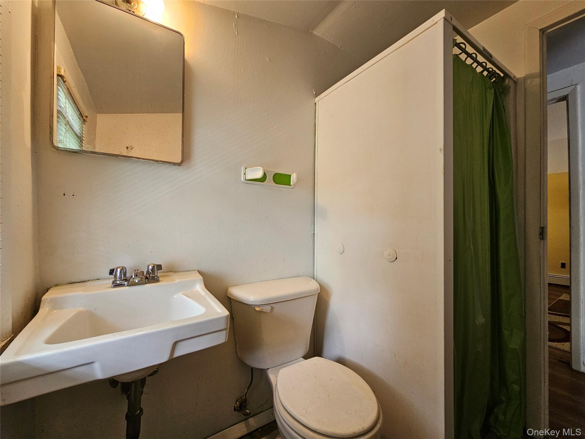 28 Cross Street, Locust Valley, NY 11560