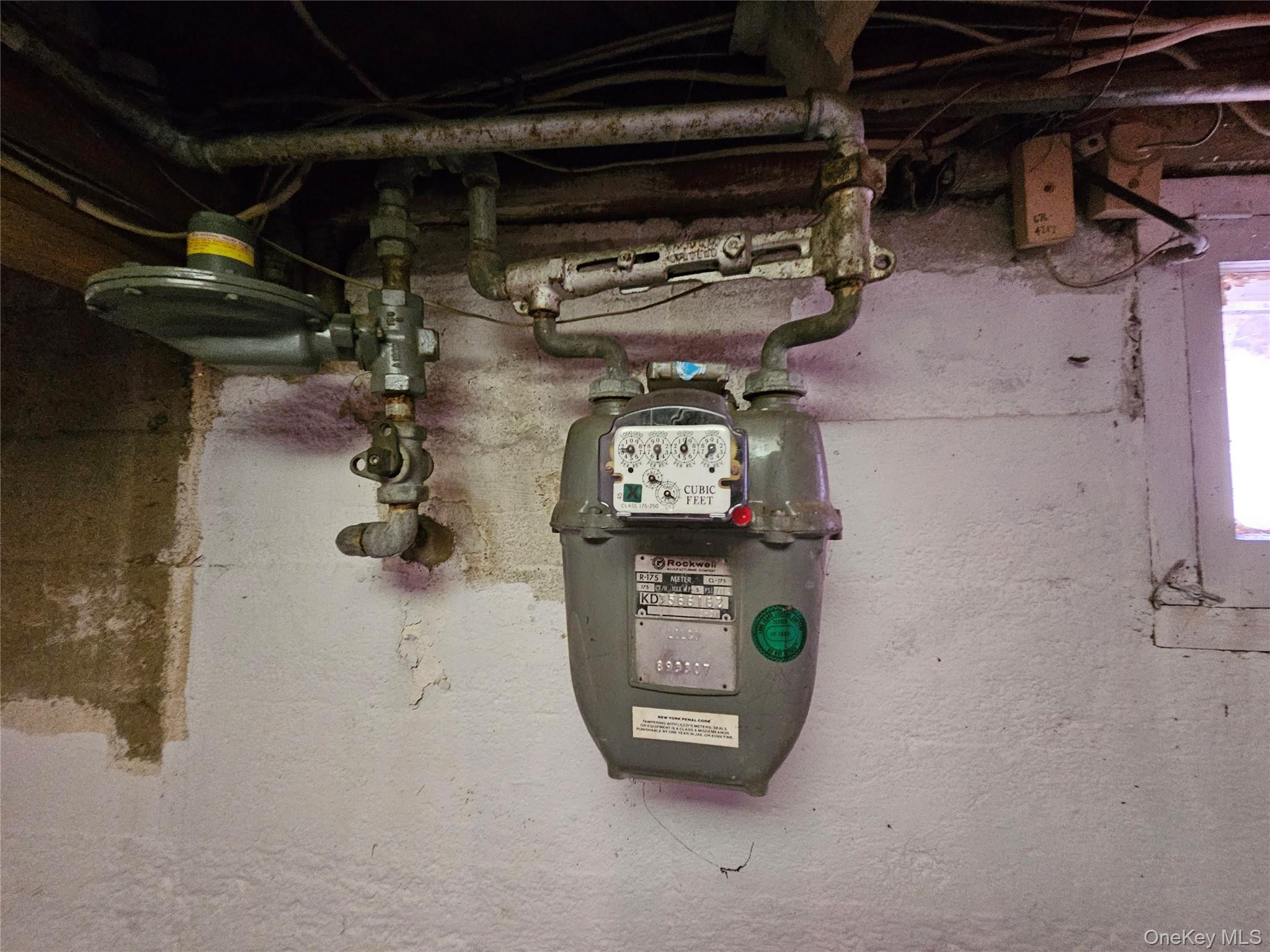 28 Cross Street, Locust Valley, NY 11560