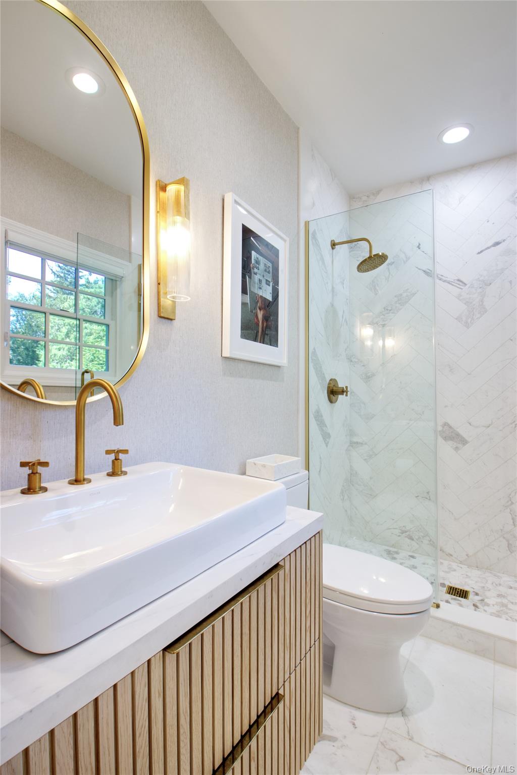 39 Squirrel Hill Road, East Hills, NY 11577