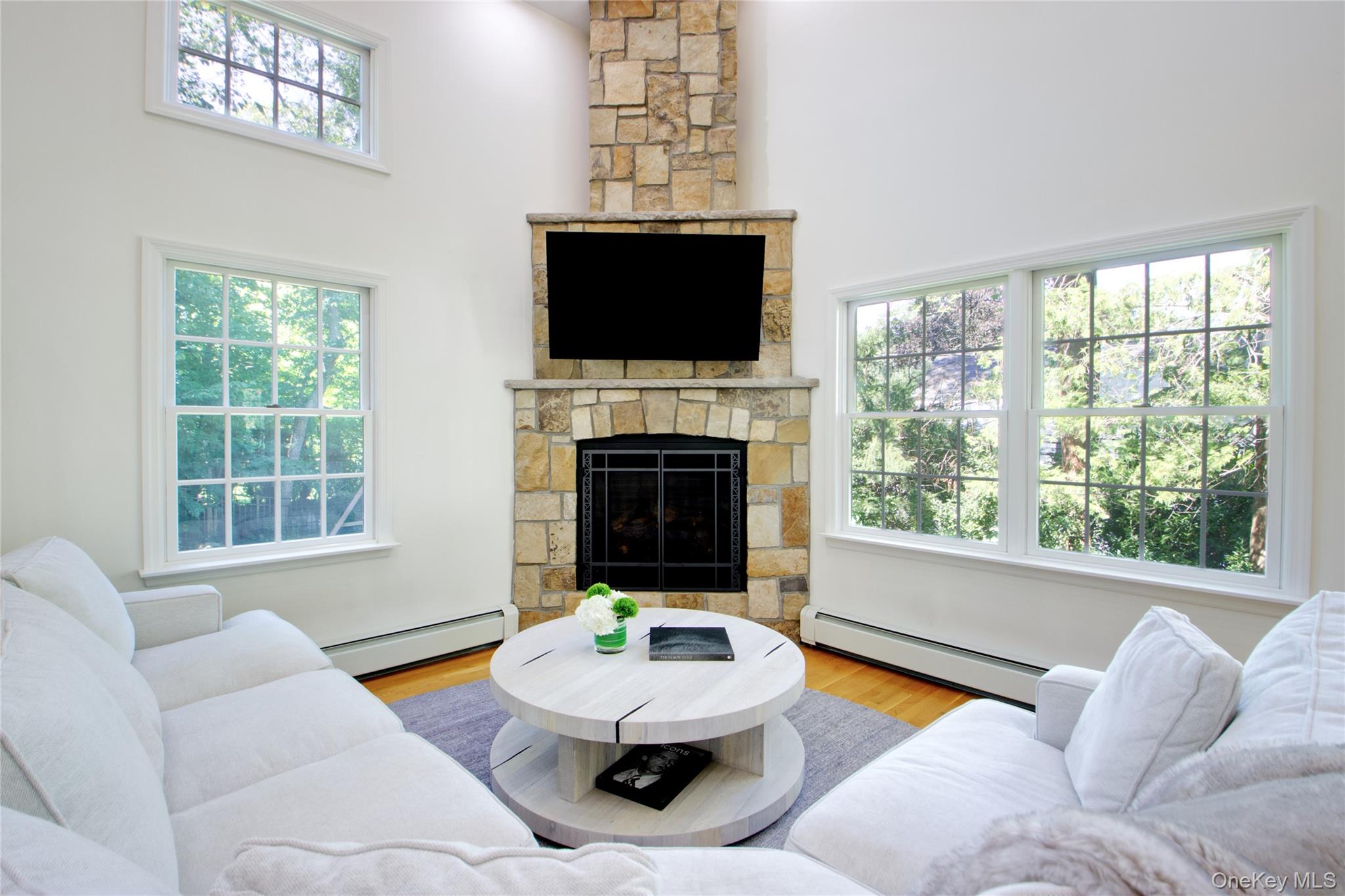 39 Squirrel Hill Road, East Hills, NY 11577