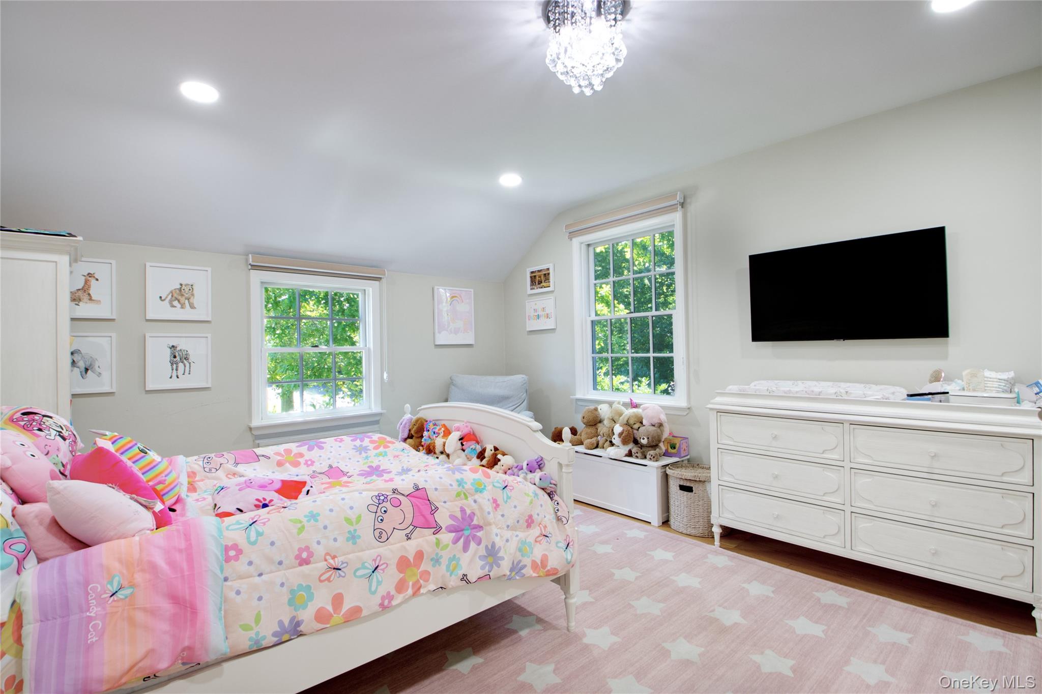 39 Squirrel Hill Road, East Hills, NY 11577