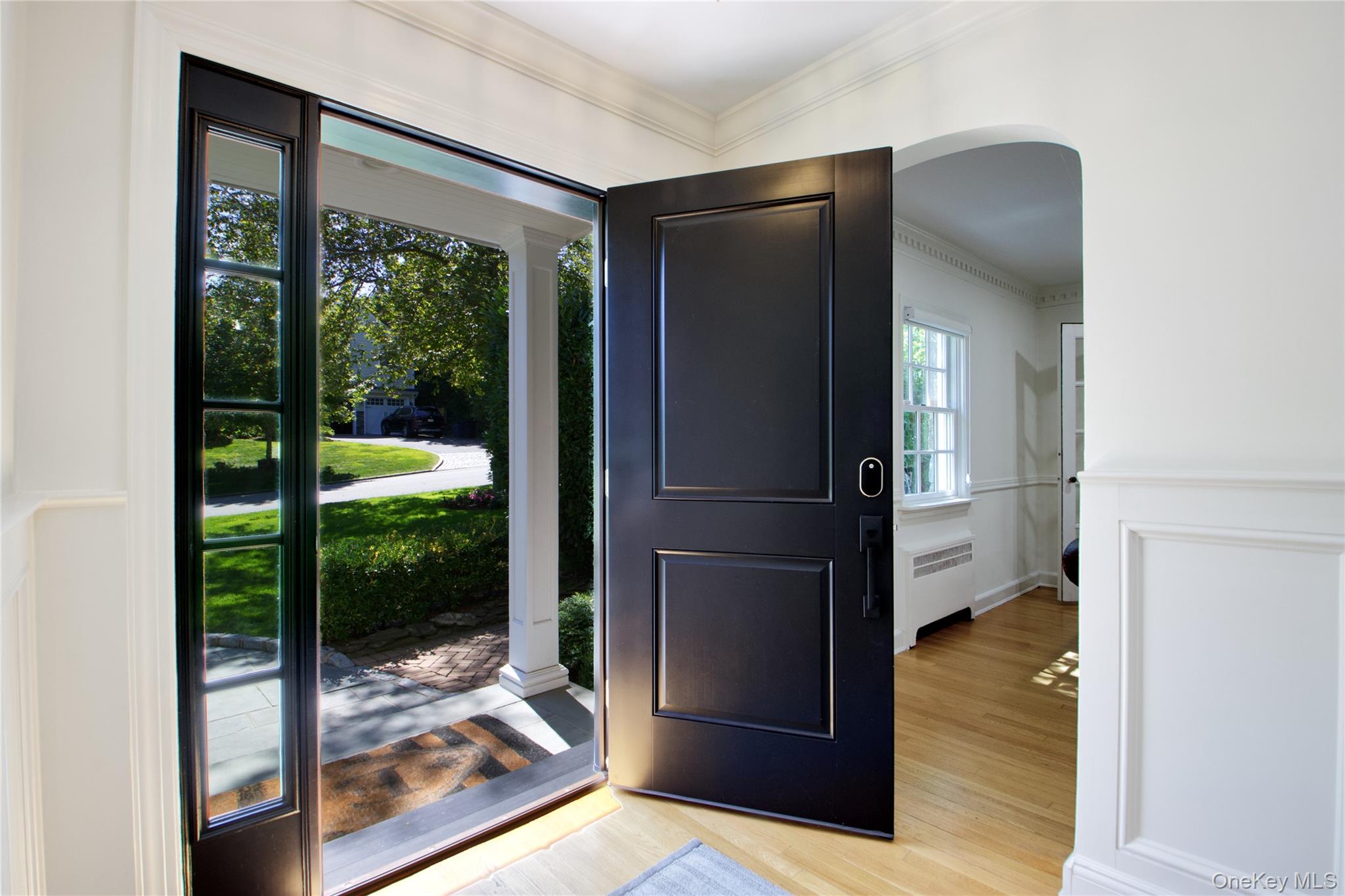 39 Squirrel Hill Road, East Hills, NY 11577