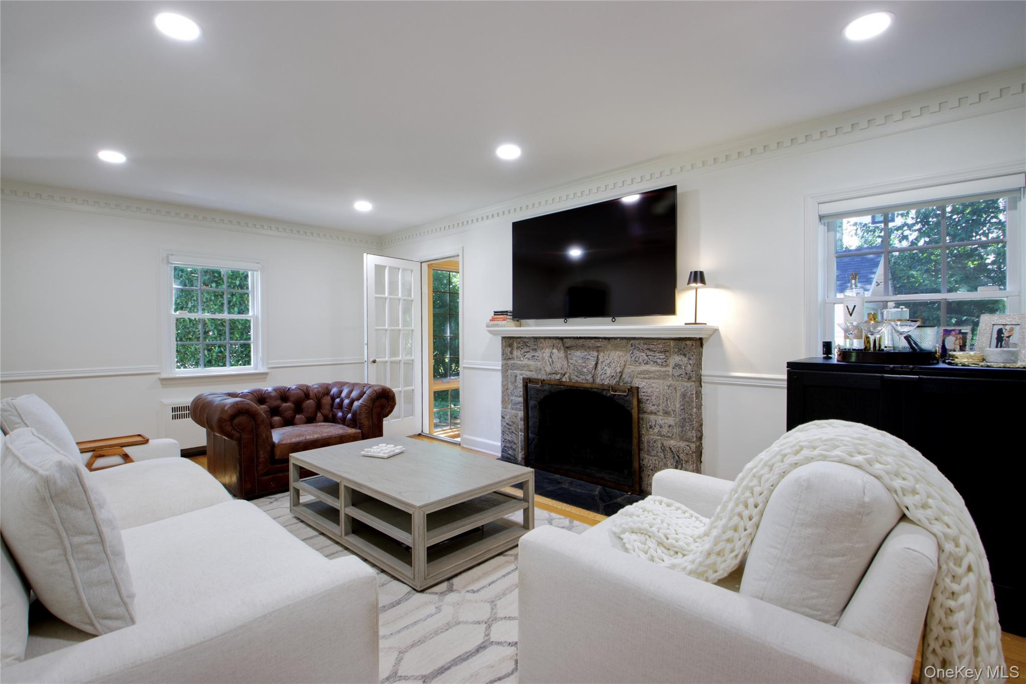 39 Squirrel Hill Road, East Hills, NY 11577