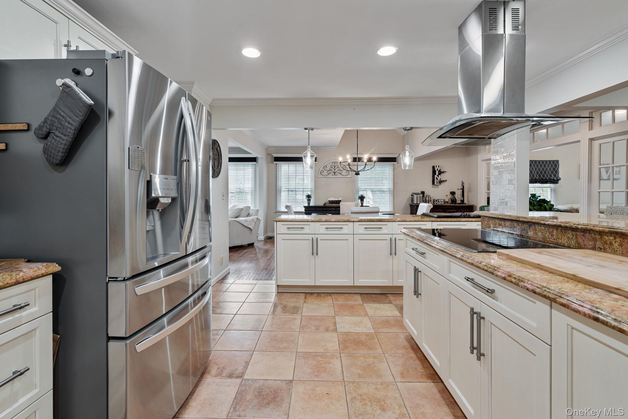 6 Daniel Way, Setauket, NY 11733