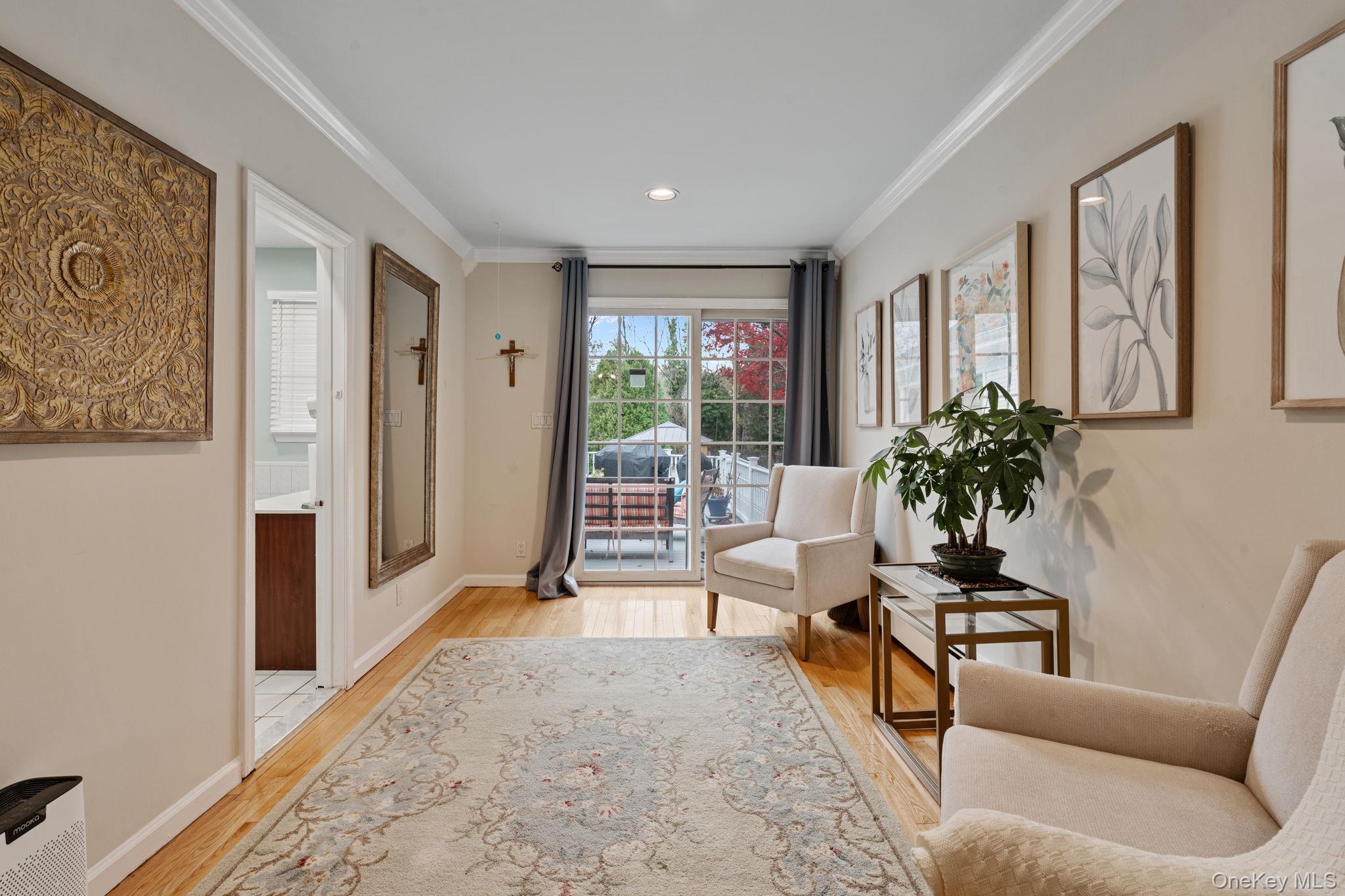 6 Daniel Way, Setauket, NY 11733