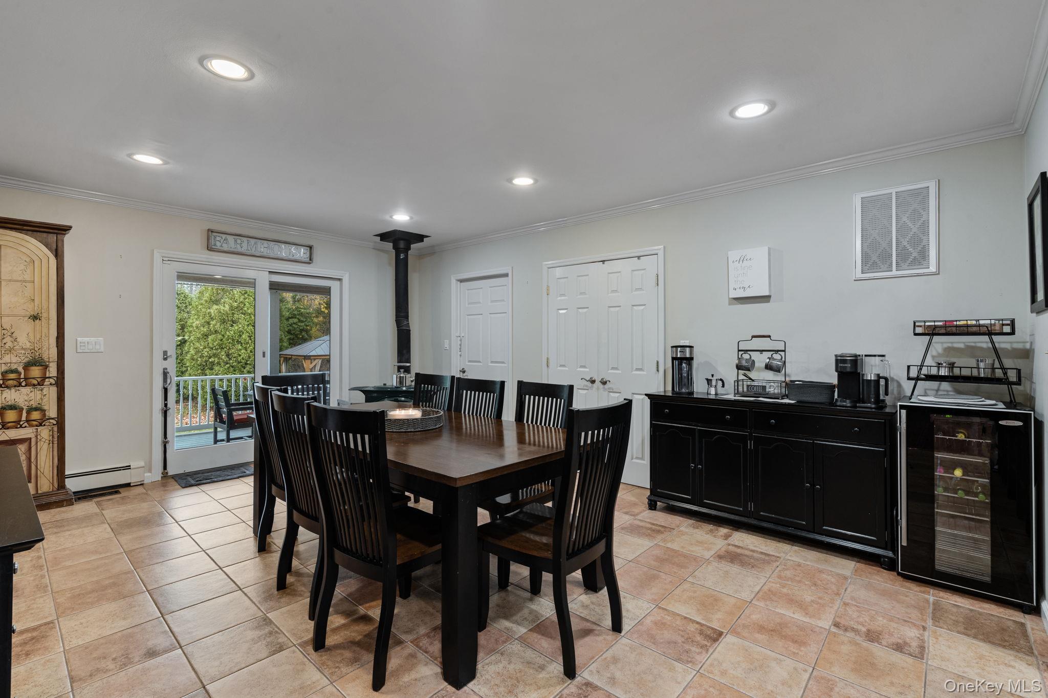 6 Daniel Way, Setauket, NY 11733