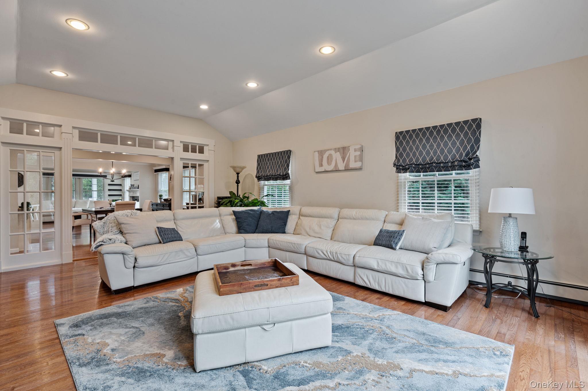 6 Daniel Way, Setauket, NY 11733