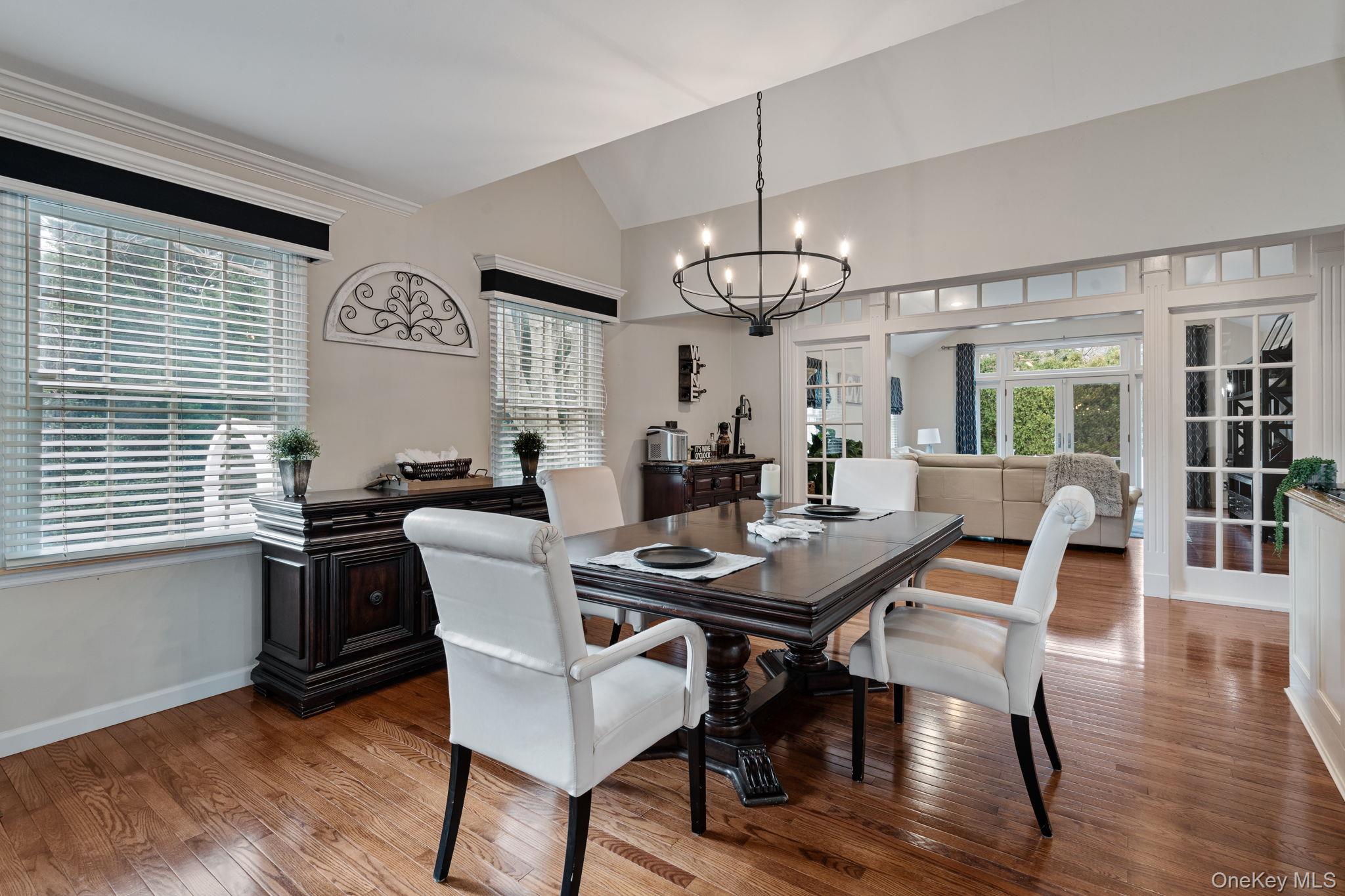 6 Daniel Way, Setauket, NY 11733