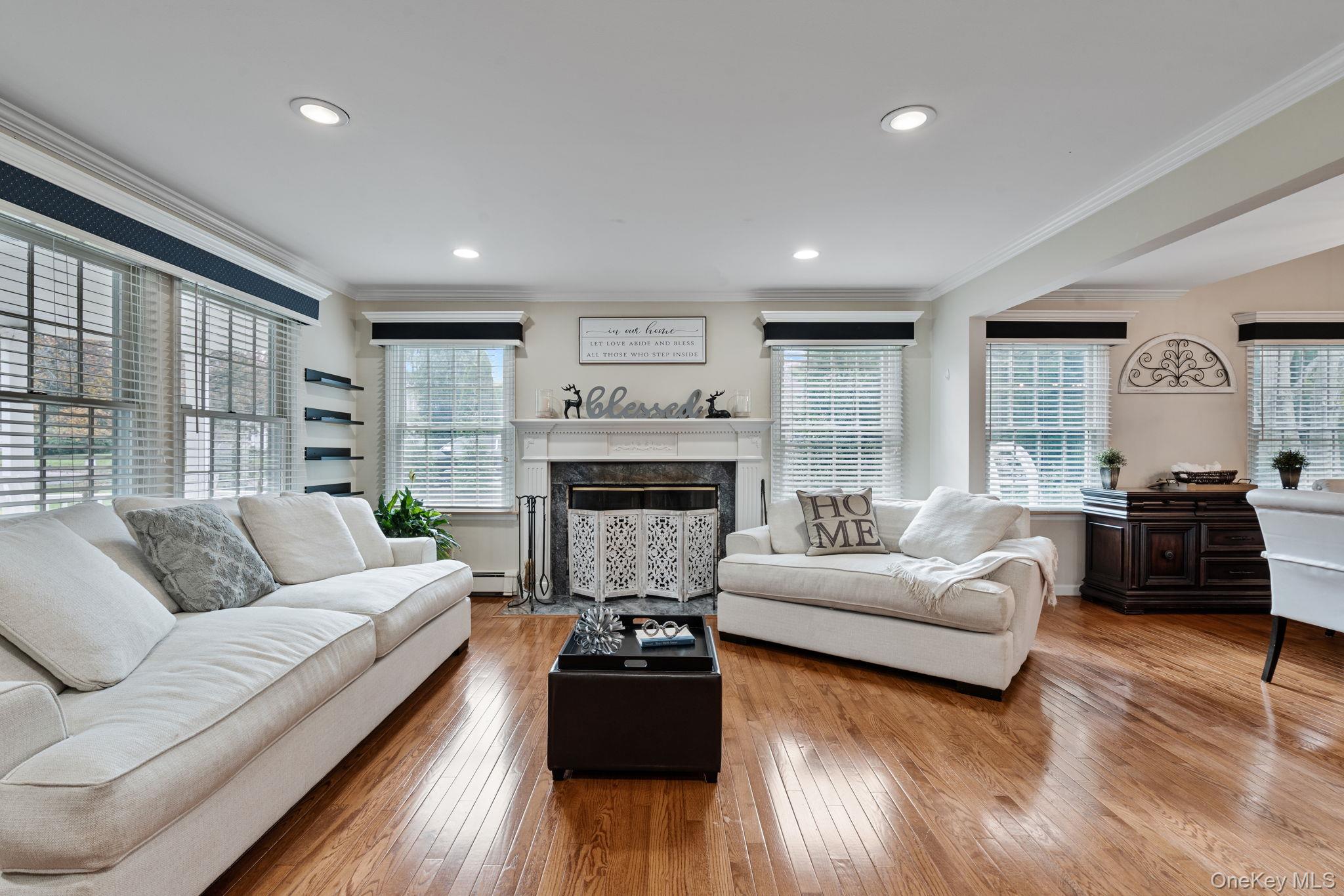 6 Daniel Way, Setauket, NY 11733