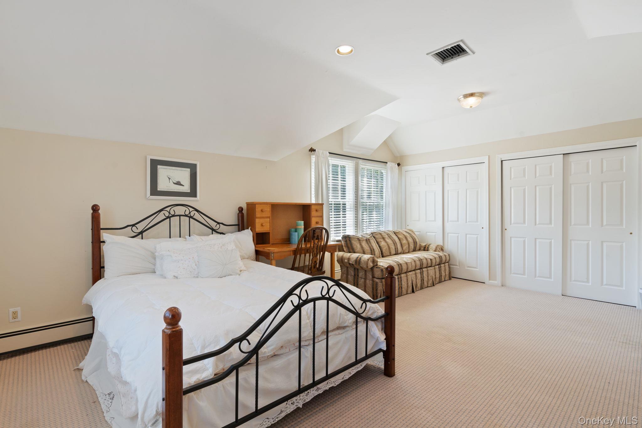 6 Daniel Way, Setauket, NY 11733