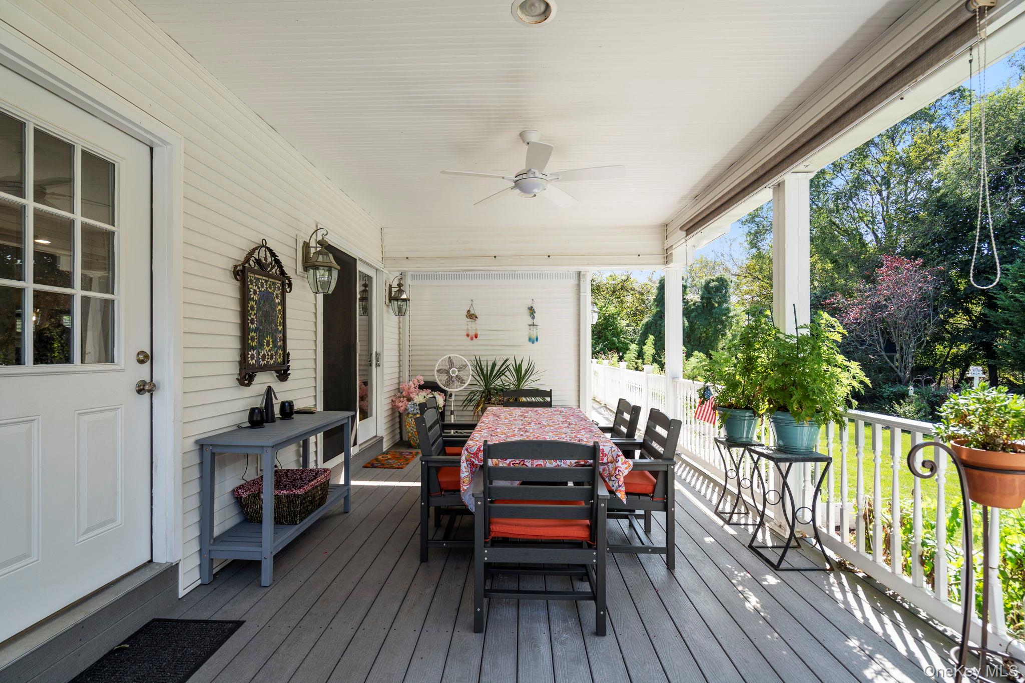 6 Daniel Way, Setauket, NY 11733