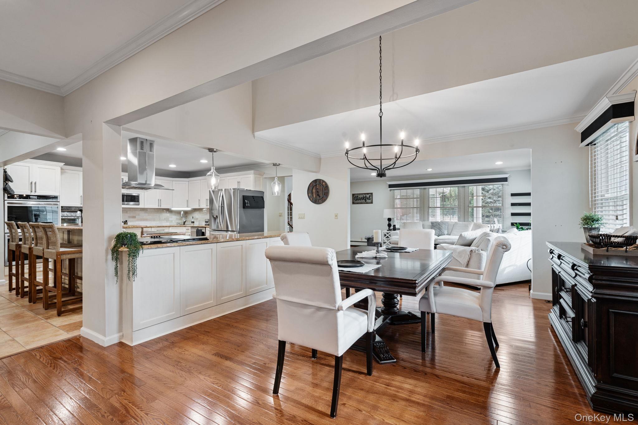 6 Daniel Way, Setauket, NY 11733