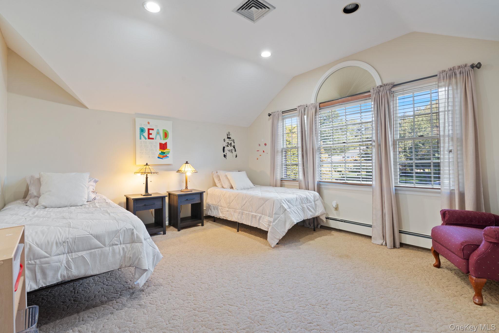 6 Daniel Way, Setauket, NY 11733