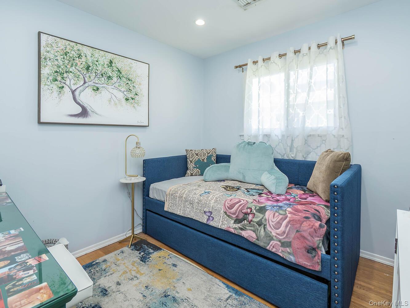 53 Maple Street, Roslyn Heights, NY 11577