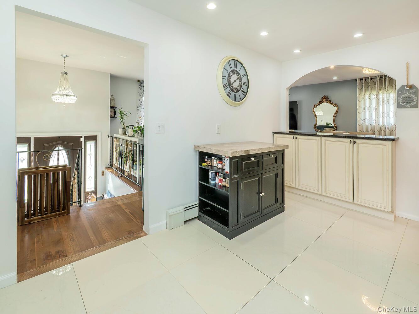 53 Maple Street, Roslyn Heights, NY 11577