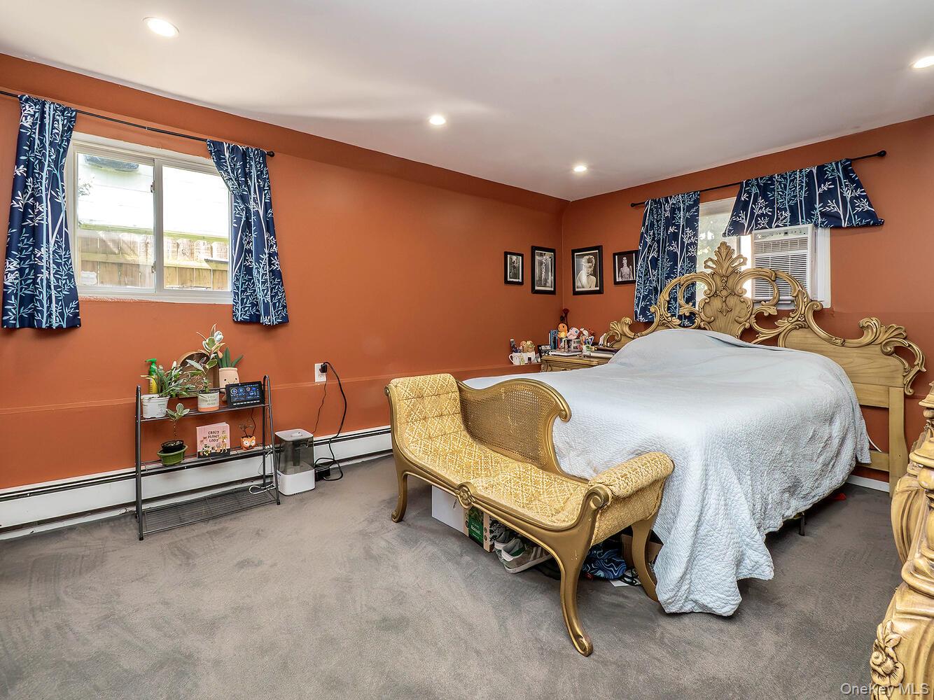 53 Maple Street, Roslyn Heights, NY 11577