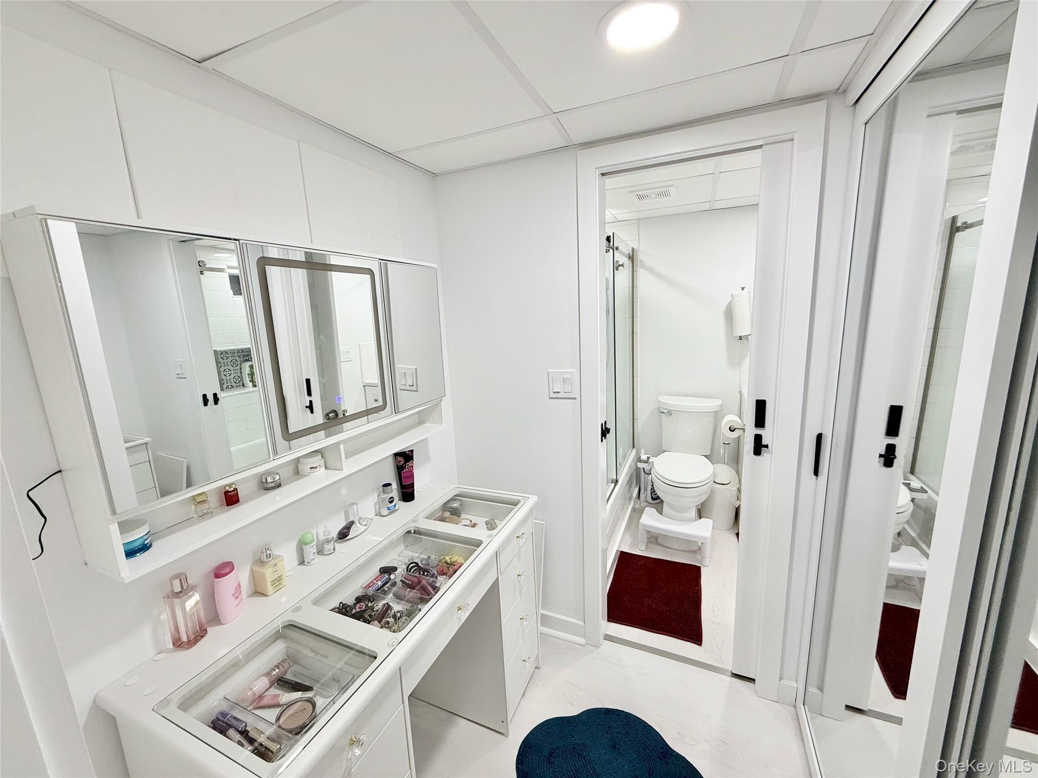 27 Central Avenue, North Babylon, NY 11703