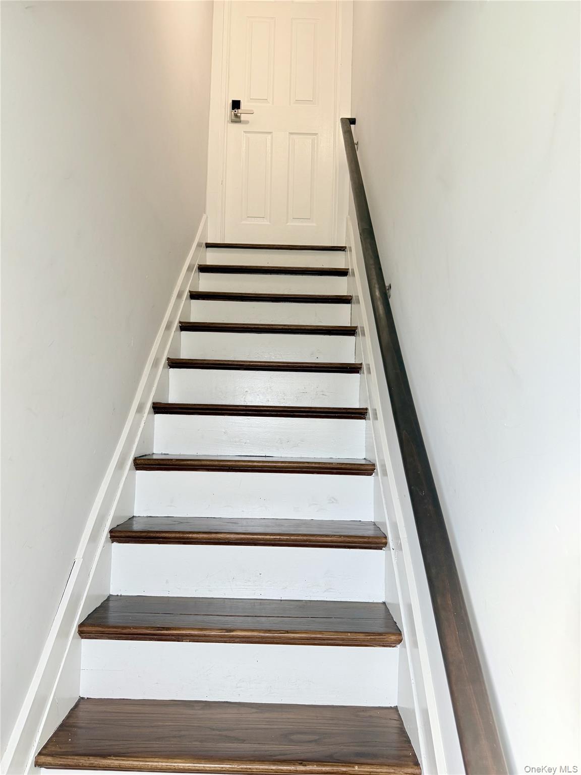 27 Central Avenue, North Babylon, NY 11703