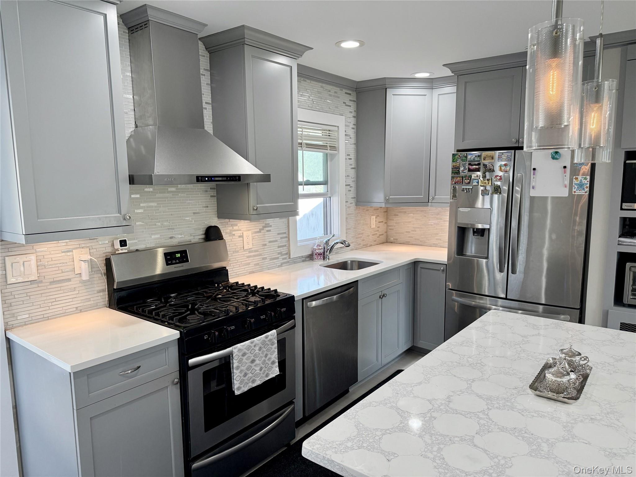 27 Central Avenue, North Babylon, NY 11703