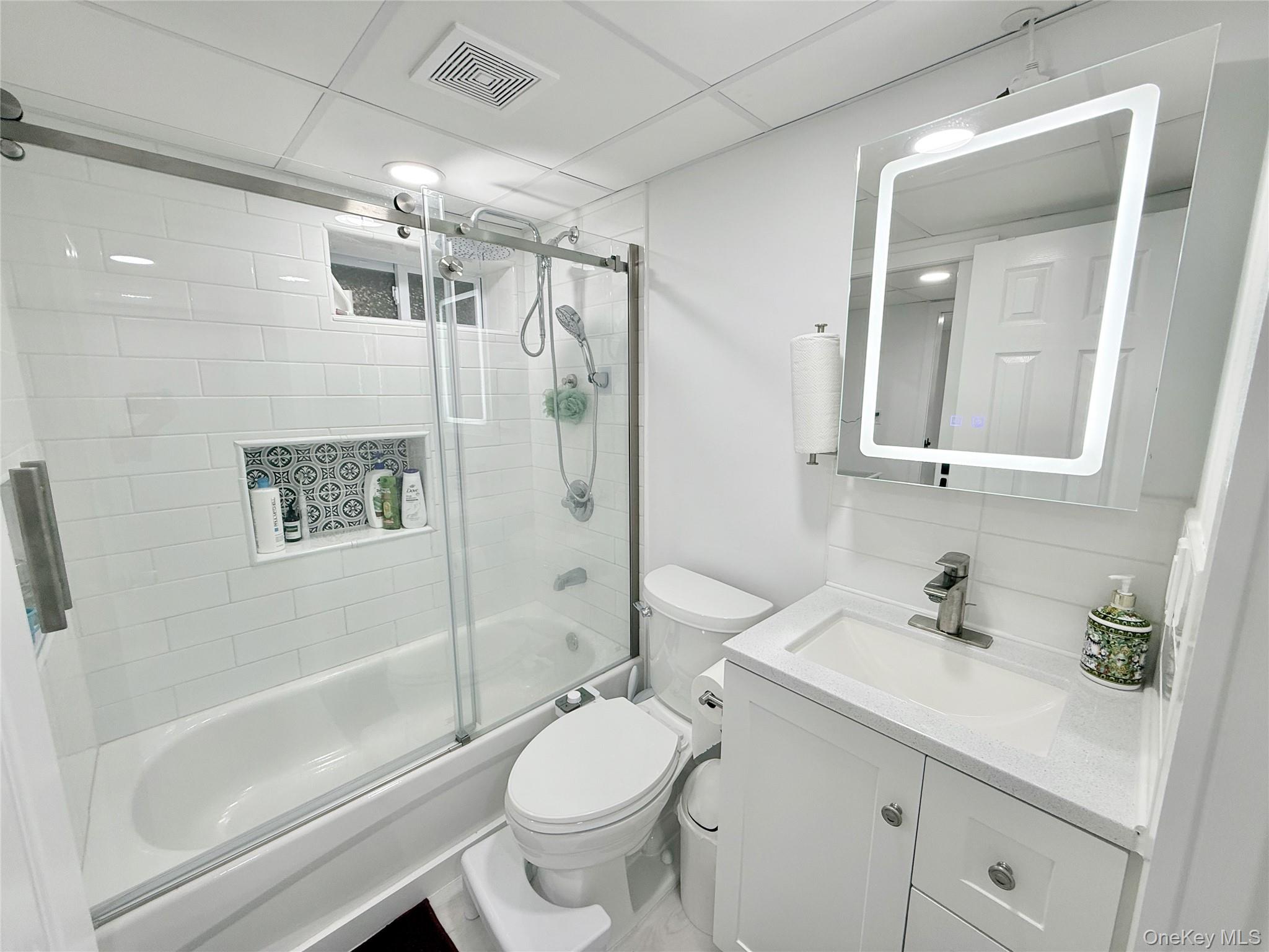 27 Central Avenue, North Babylon, NY 11703