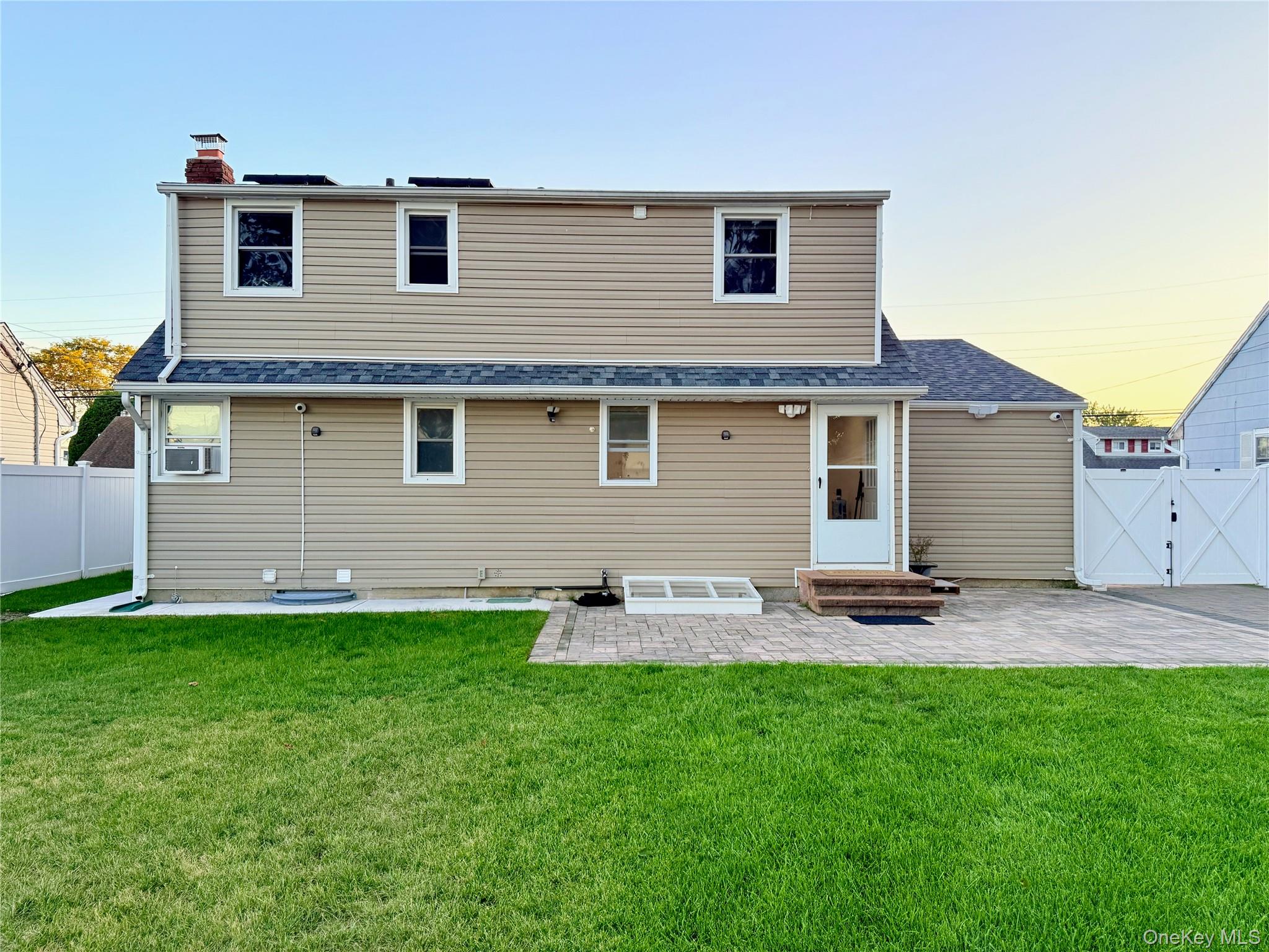 27 Central Avenue, North Babylon, NY 11703