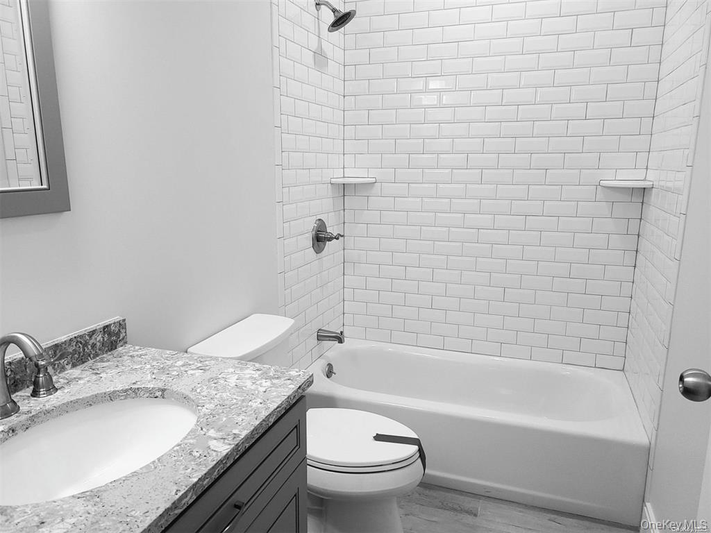 262 E Main Street # D, Babylon, NY 11702