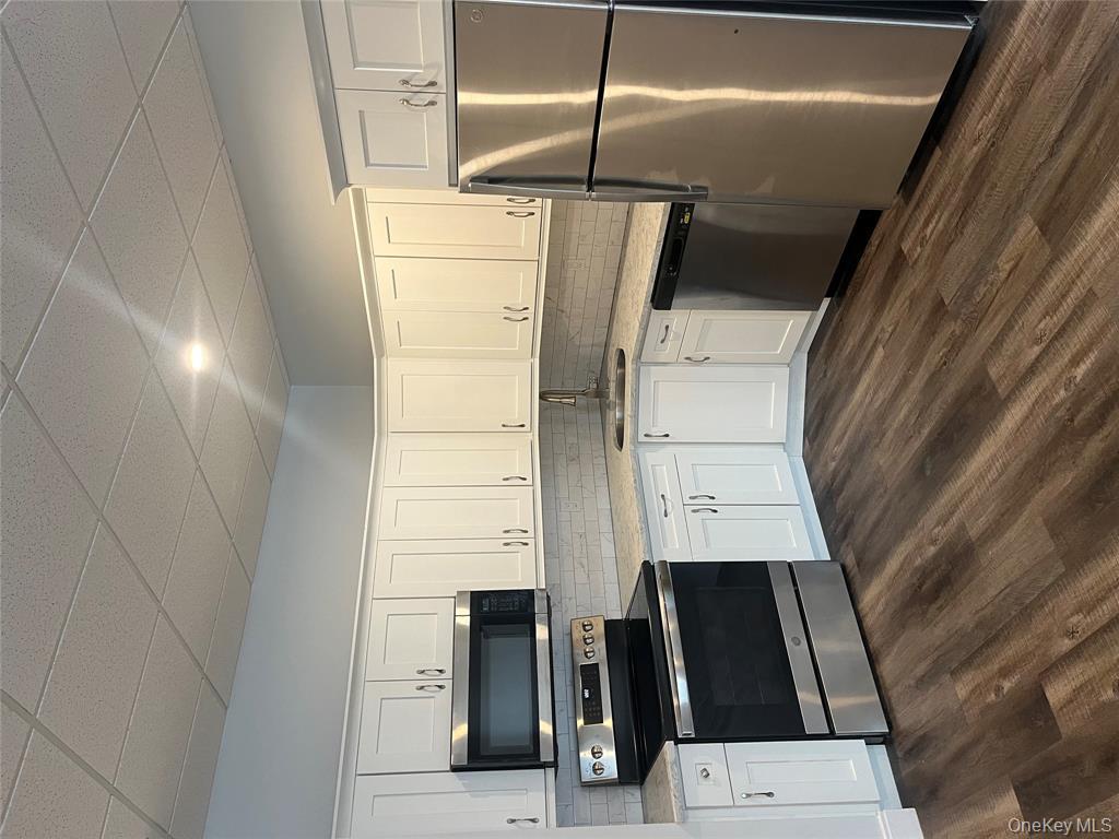 262 E Main Street # D, Babylon, NY 11702