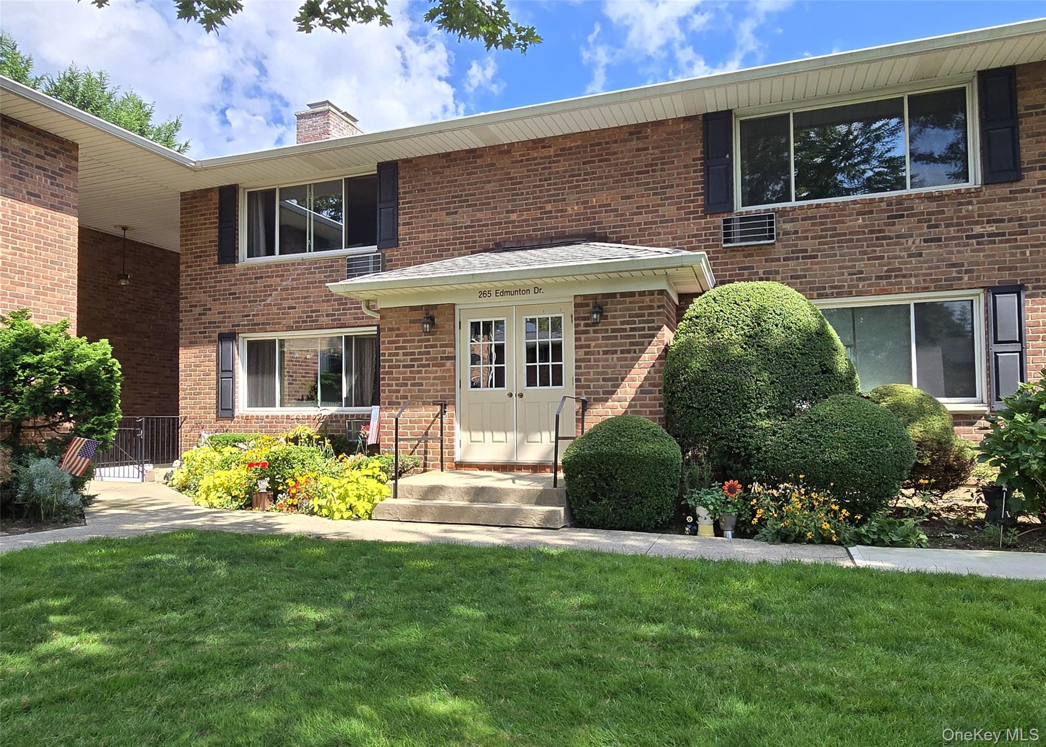 265 Edmunton # I 12, North Babylon, NY 11703