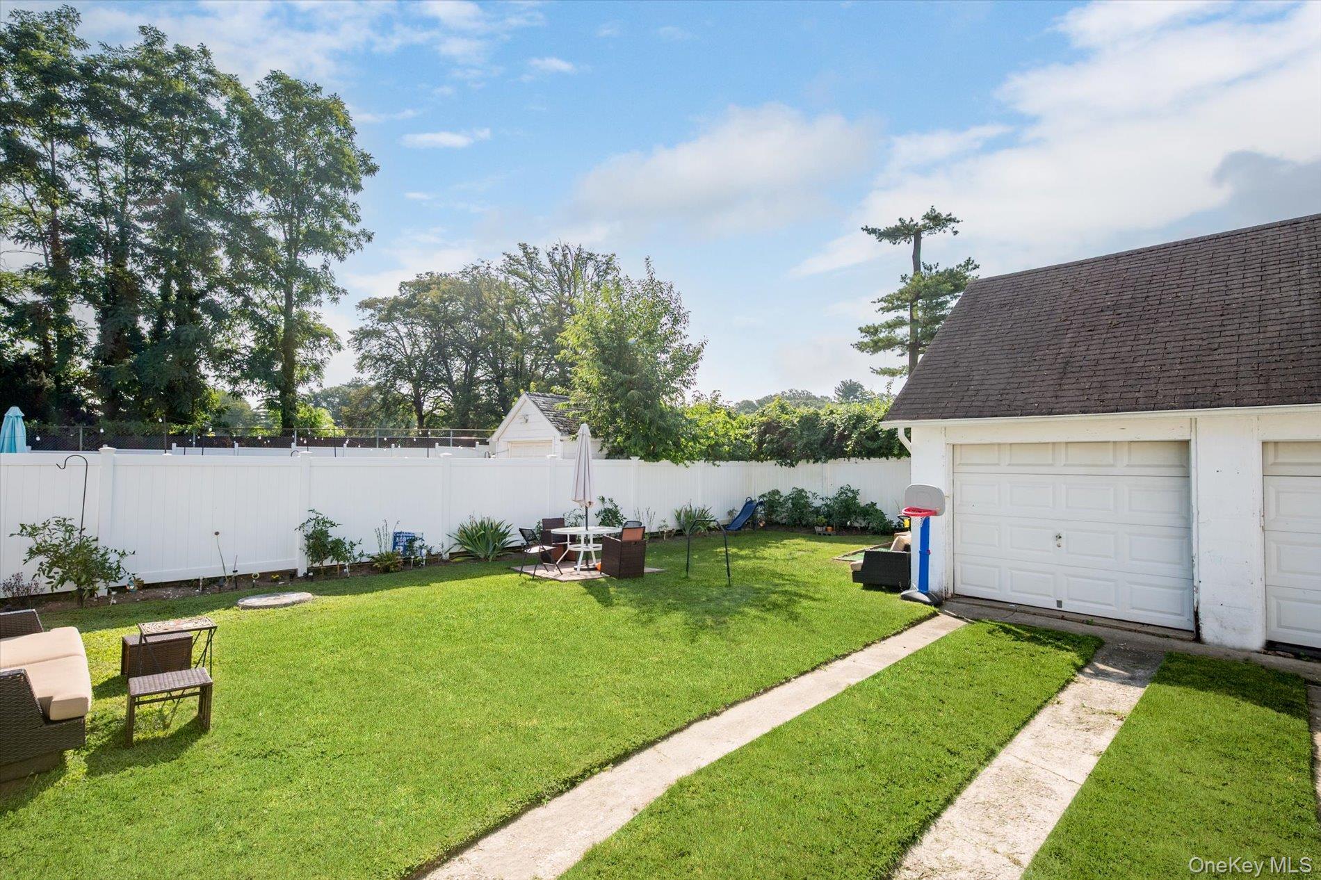 20 Waldo Avenue, Greenvale, NY 11548