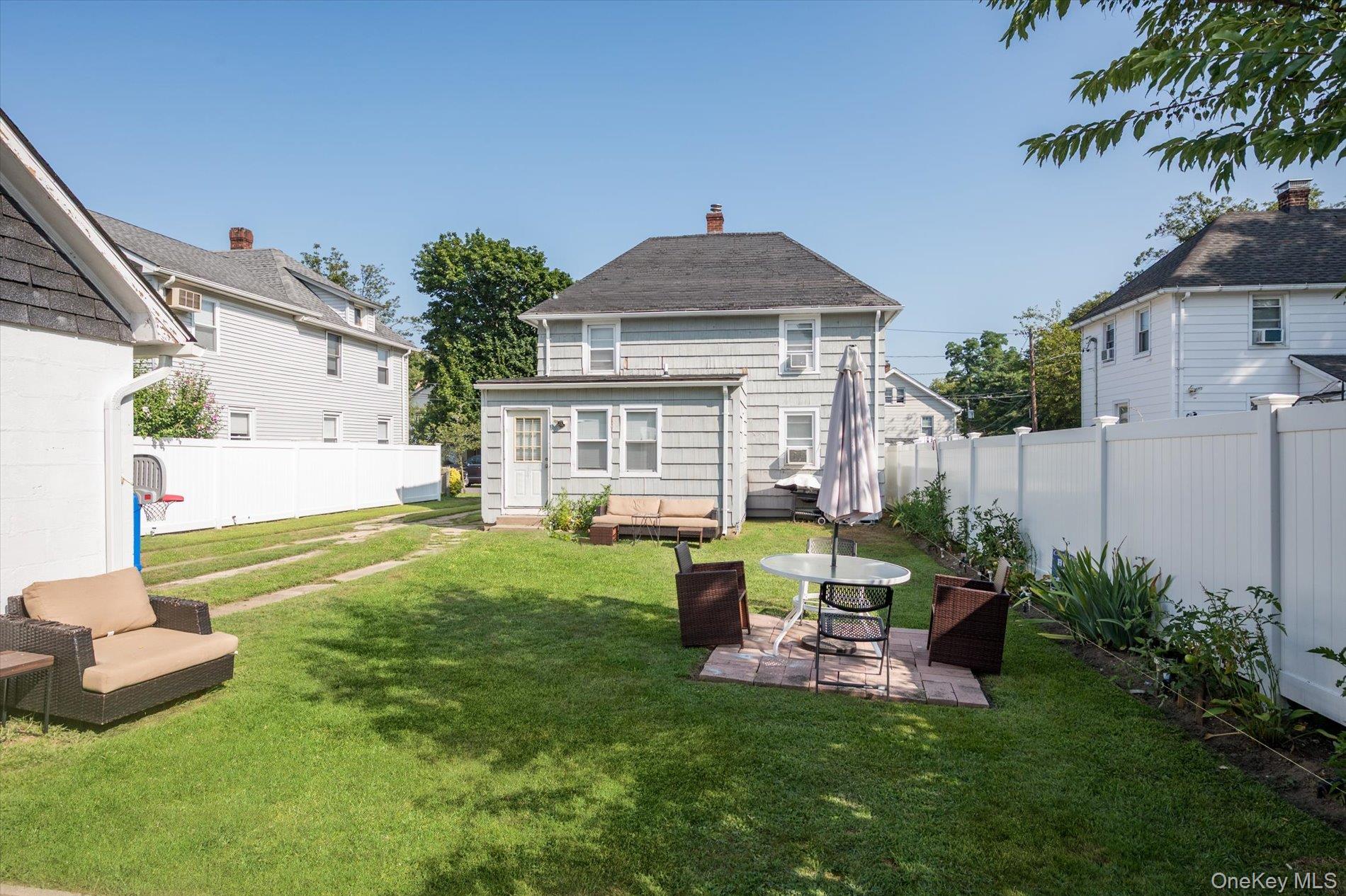 20 Waldo Avenue, Greenvale, NY 11548