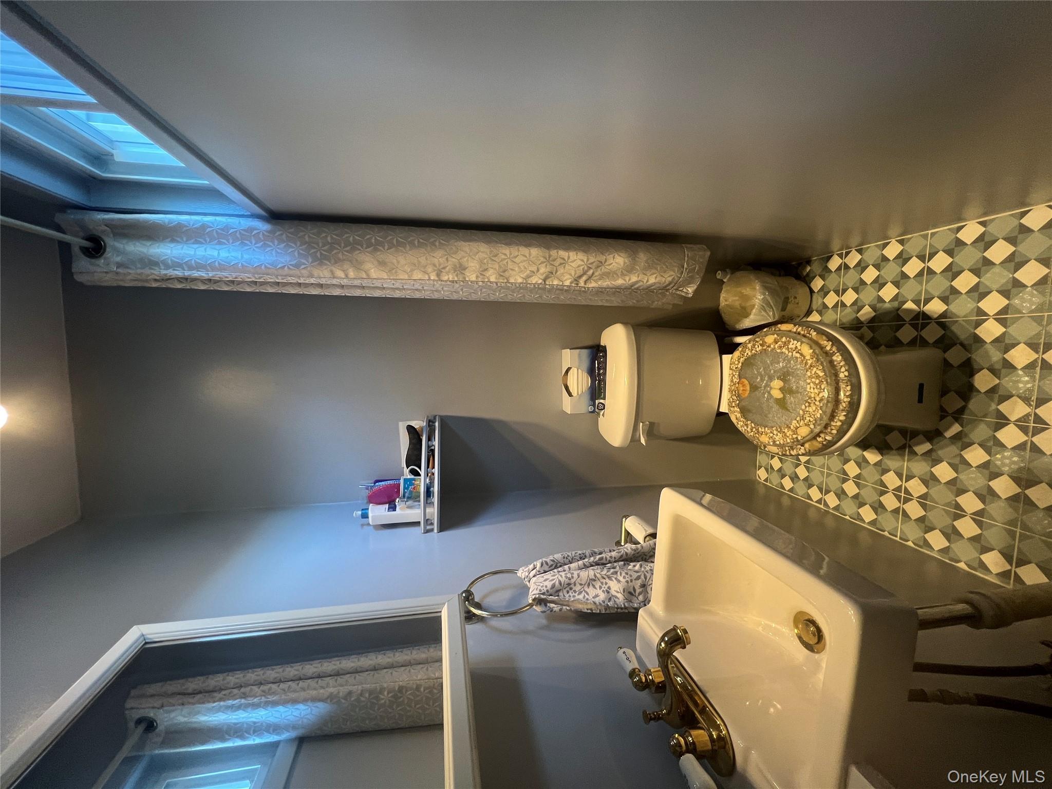 22417 Fairbury Avenue, Queens Village, NY 11428