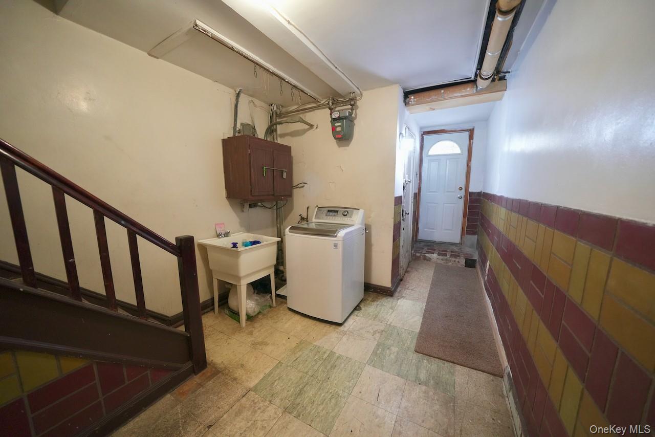 2929 Fenton Ave Avenue, Bronx, NY 10469