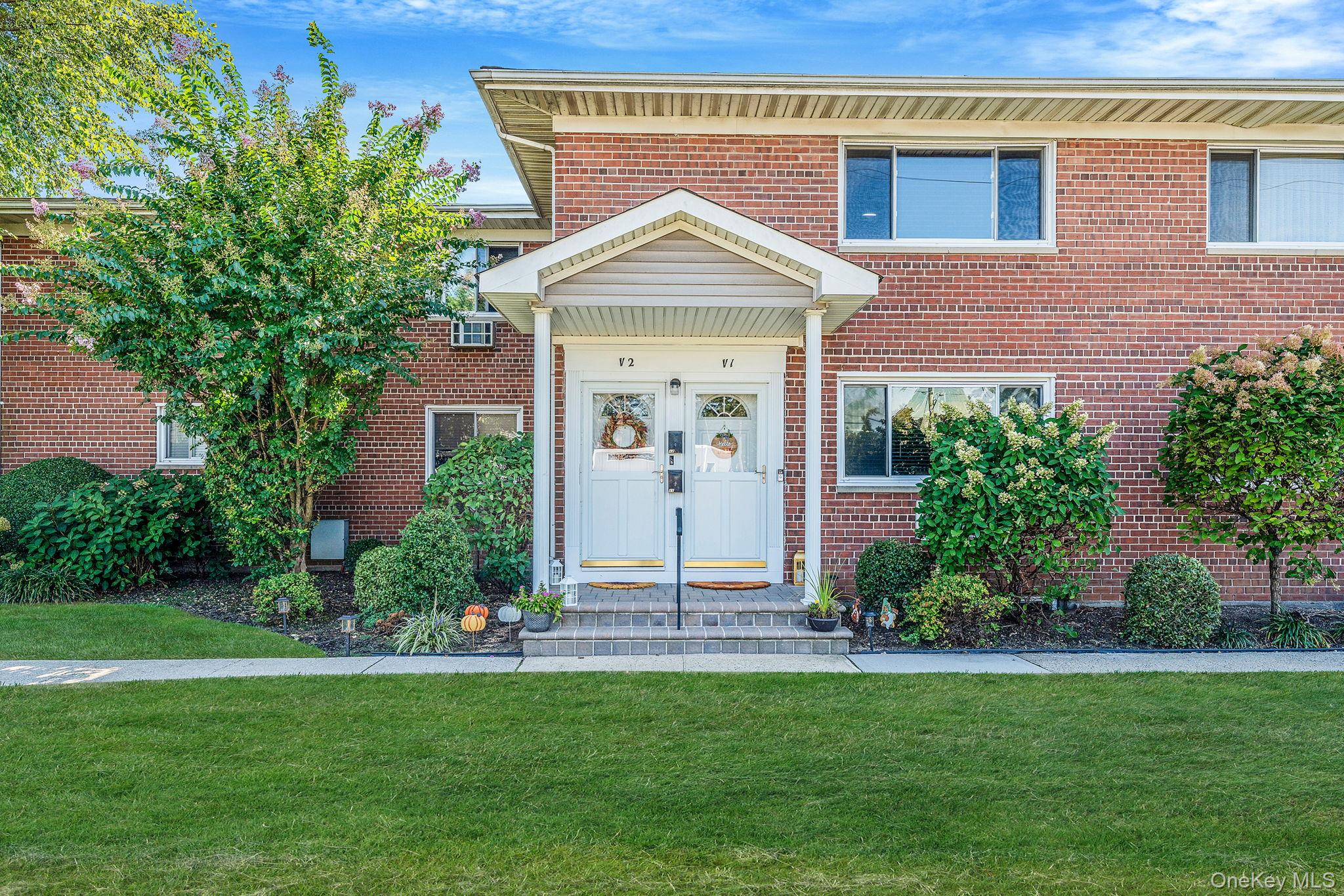 600 Fulton Street # V2, Farmingdale, NY 11735