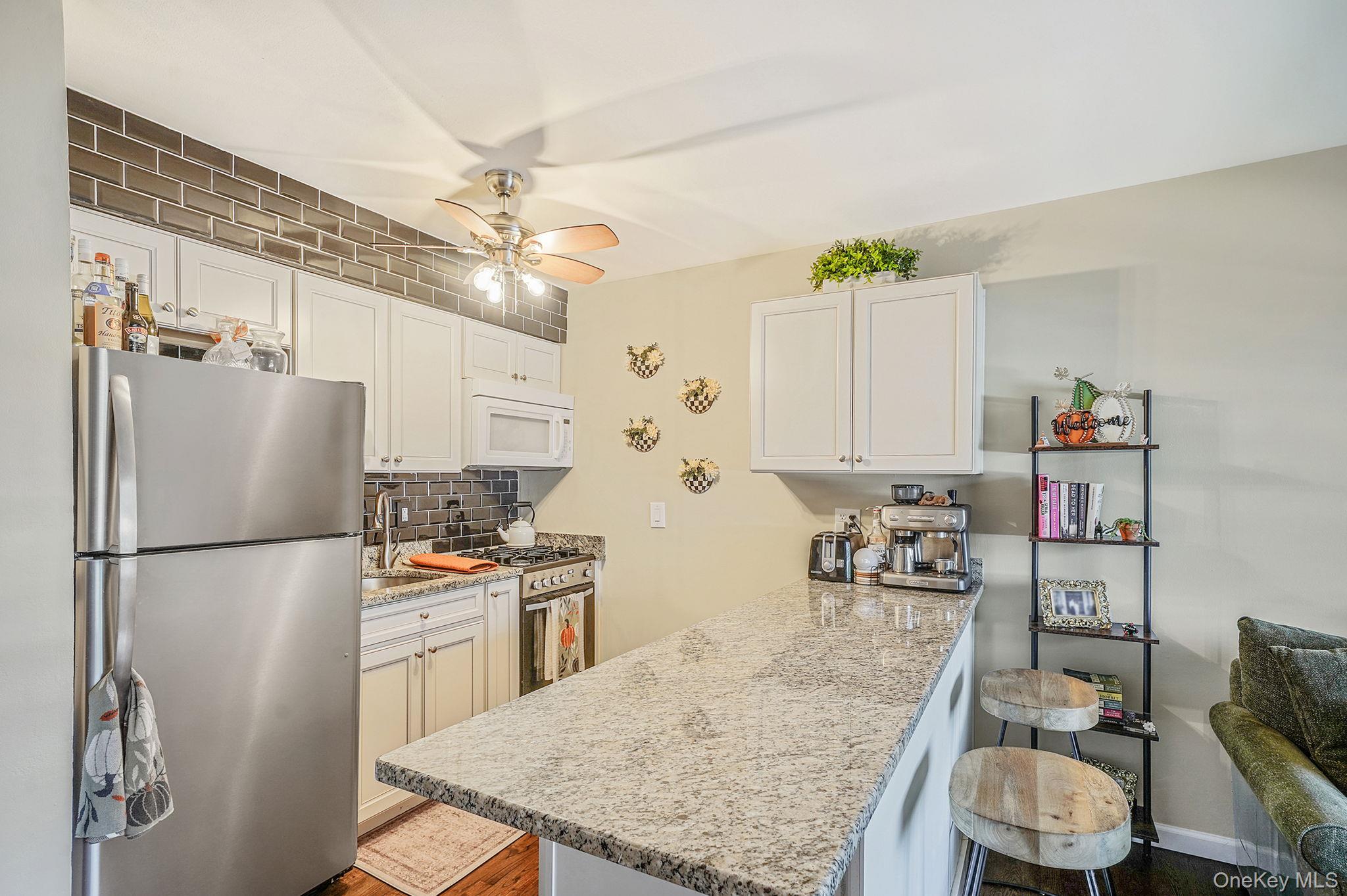 600 Fulton Street # V2, Farmingdale, NY 11735