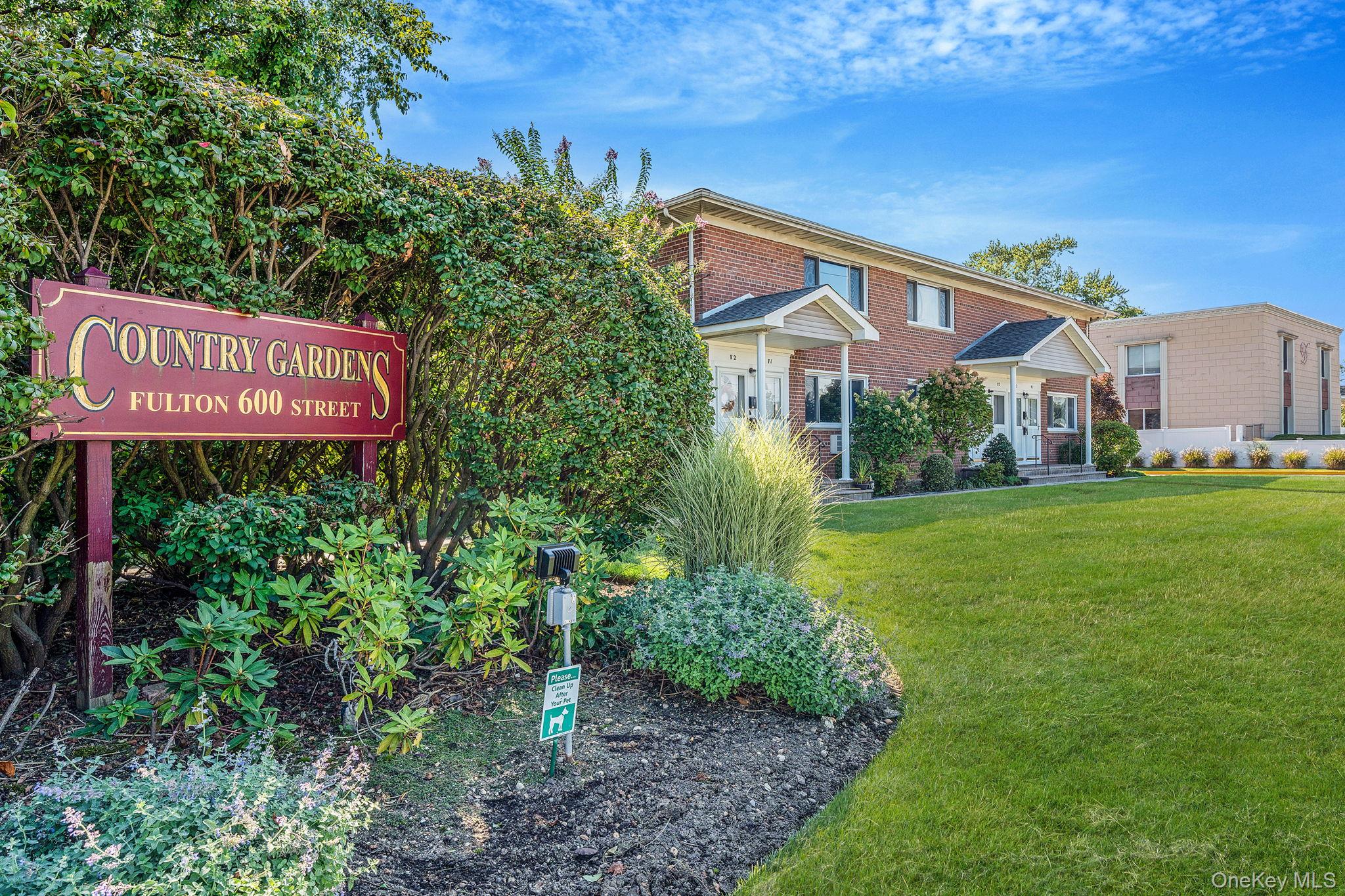 600 Fulton Street # V2, Farmingdale, NY 11735