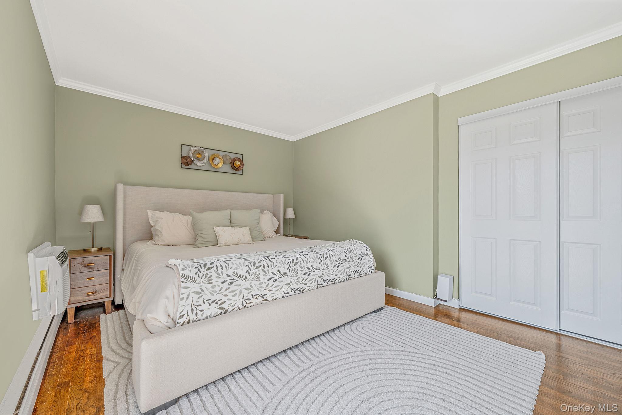 600 Fulton Street # V2, Farmingdale, NY 11735