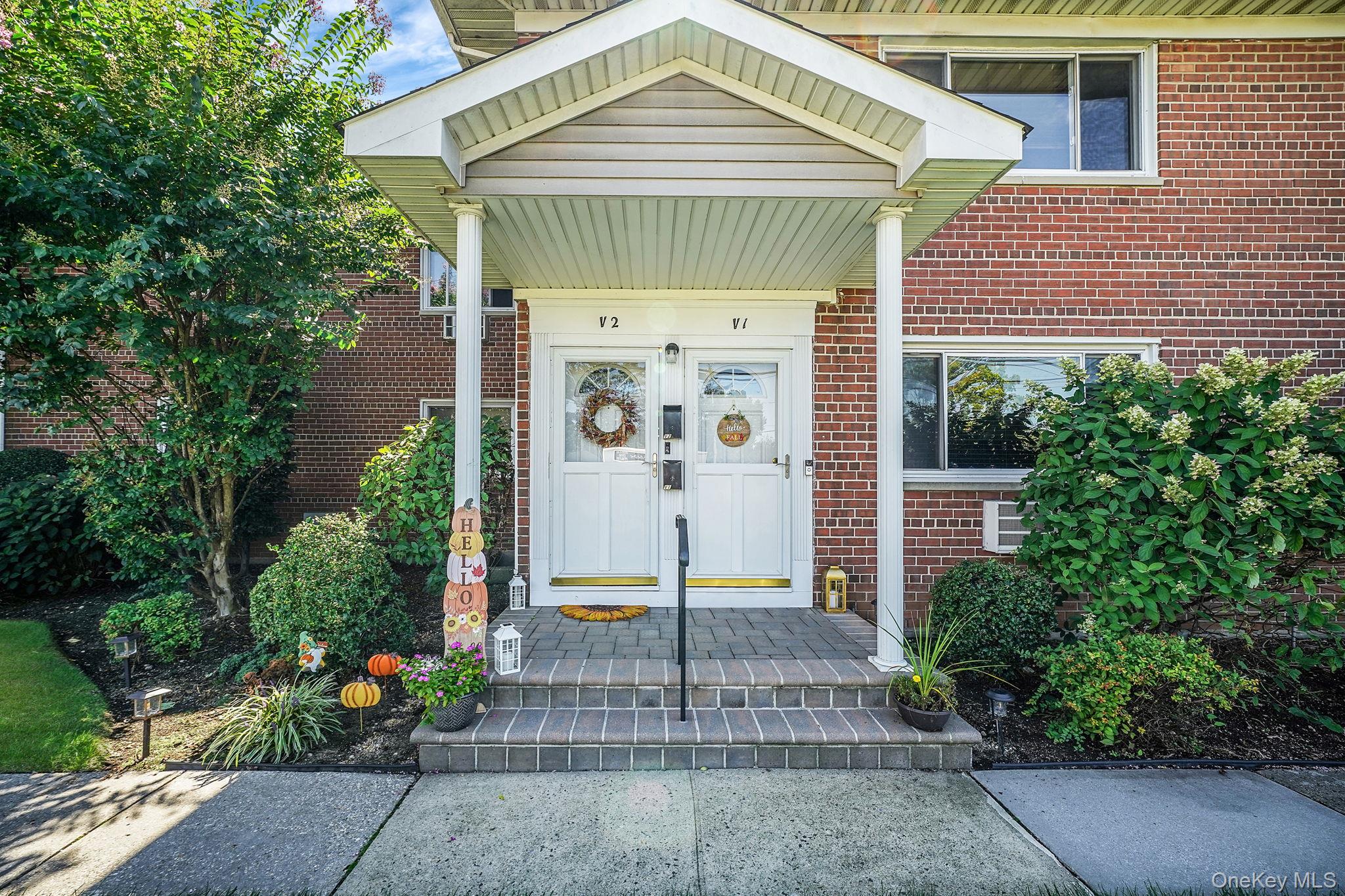 600 Fulton Street # V2, Farmingdale, NY 11735