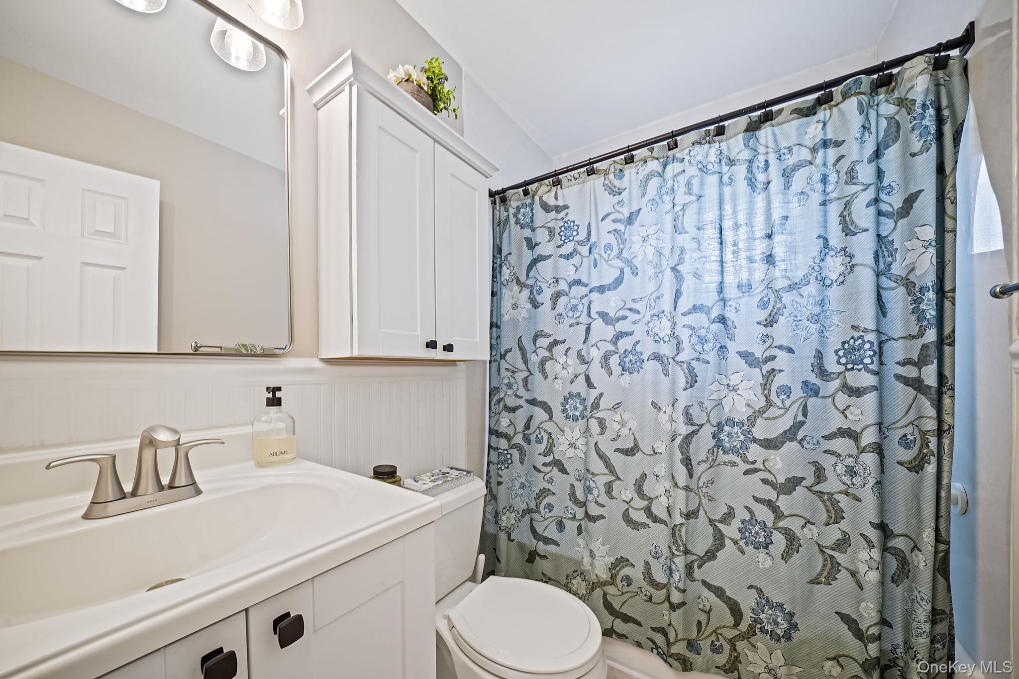 600 Fulton Street # V2, Farmingdale, NY 11735