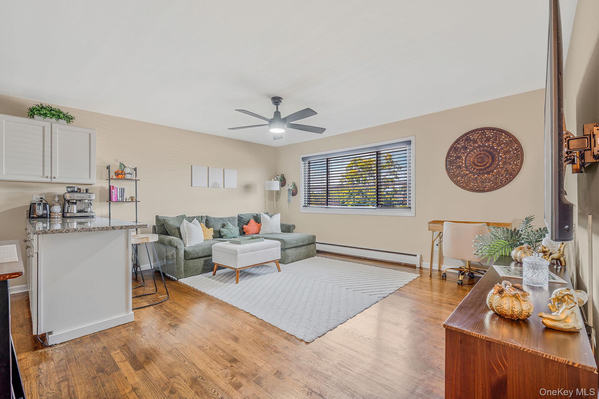 600 Fulton Street # V2, Farmingdale, NY 11735