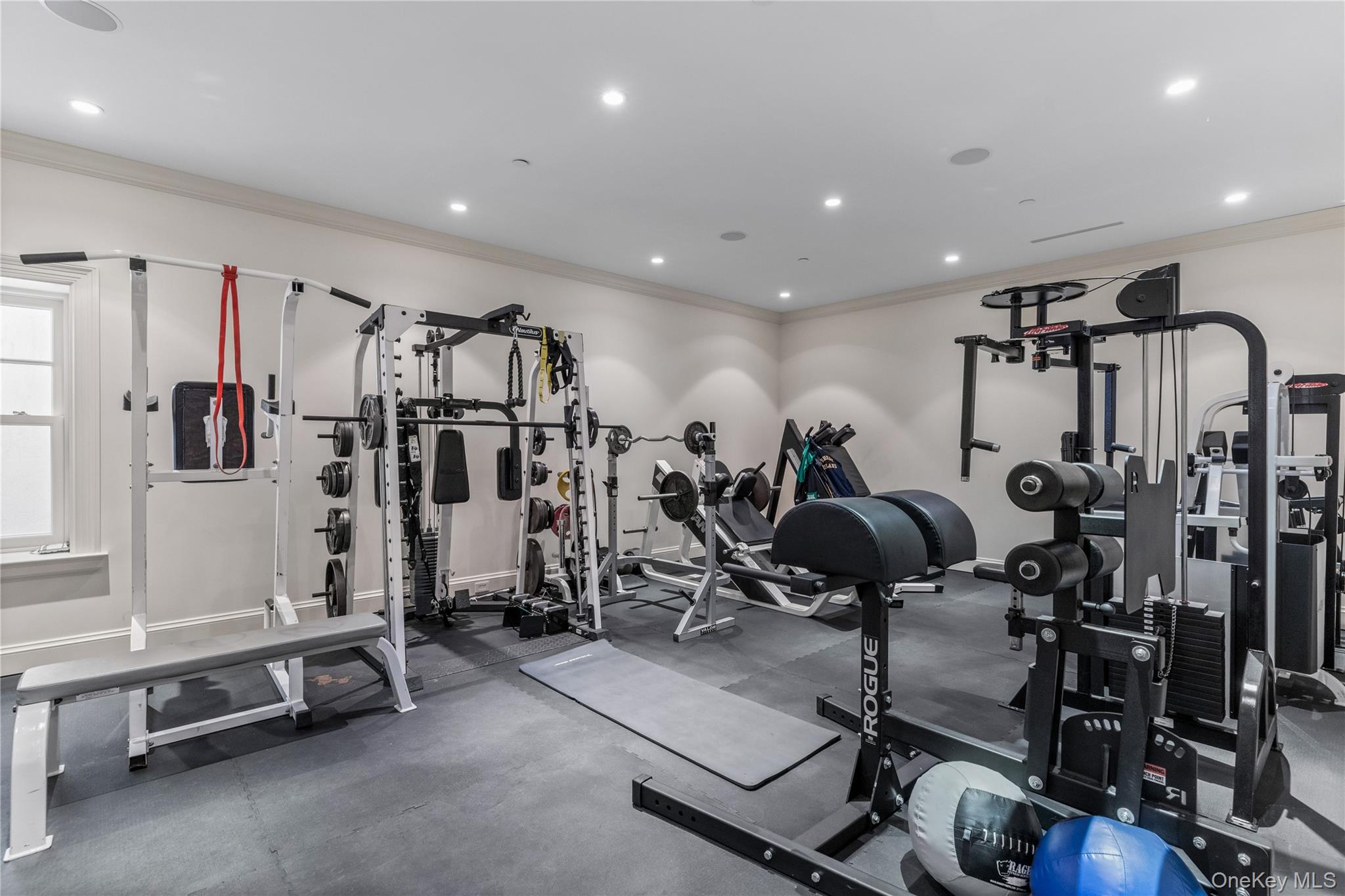 75 Cove Neck Road, Cove Neck, NY 11771